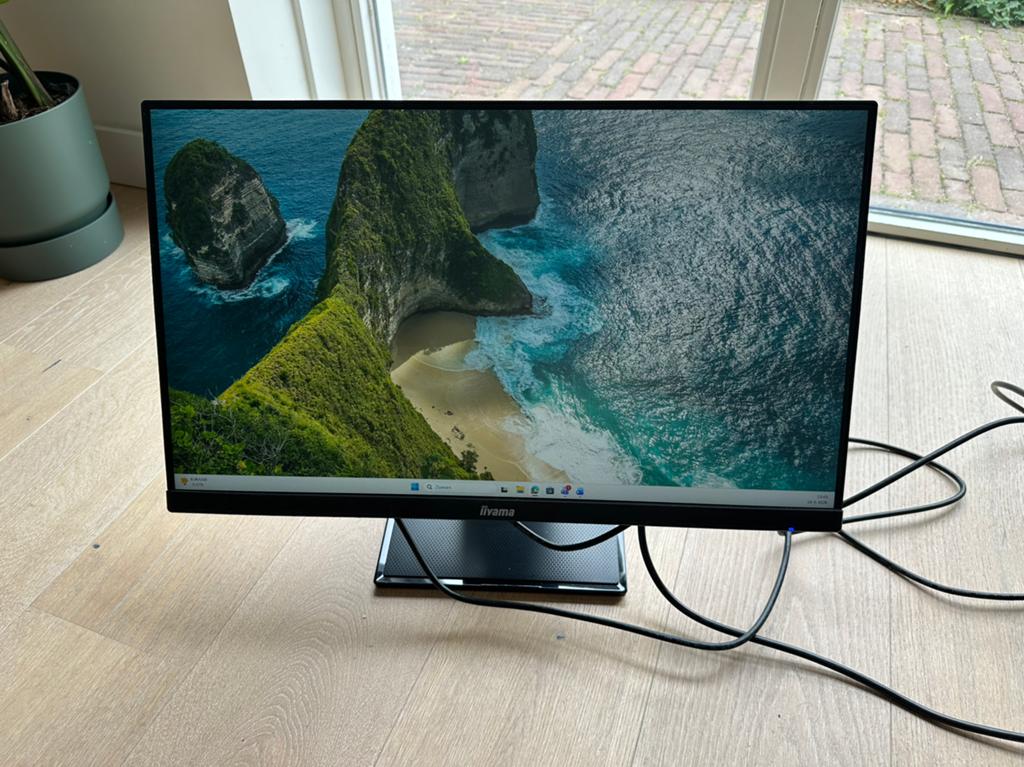 Iiyama 24” fullHD touchscreen en usb hub, Ophalen, In hoogte verstelbaar, Full HD, Zo goed als nieuw