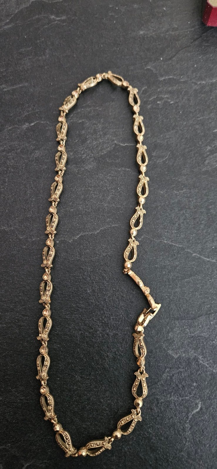 Vintage Monet ketting met strass, Overige materialen, Gebruikt, Ophalen of Verzenden, Goud