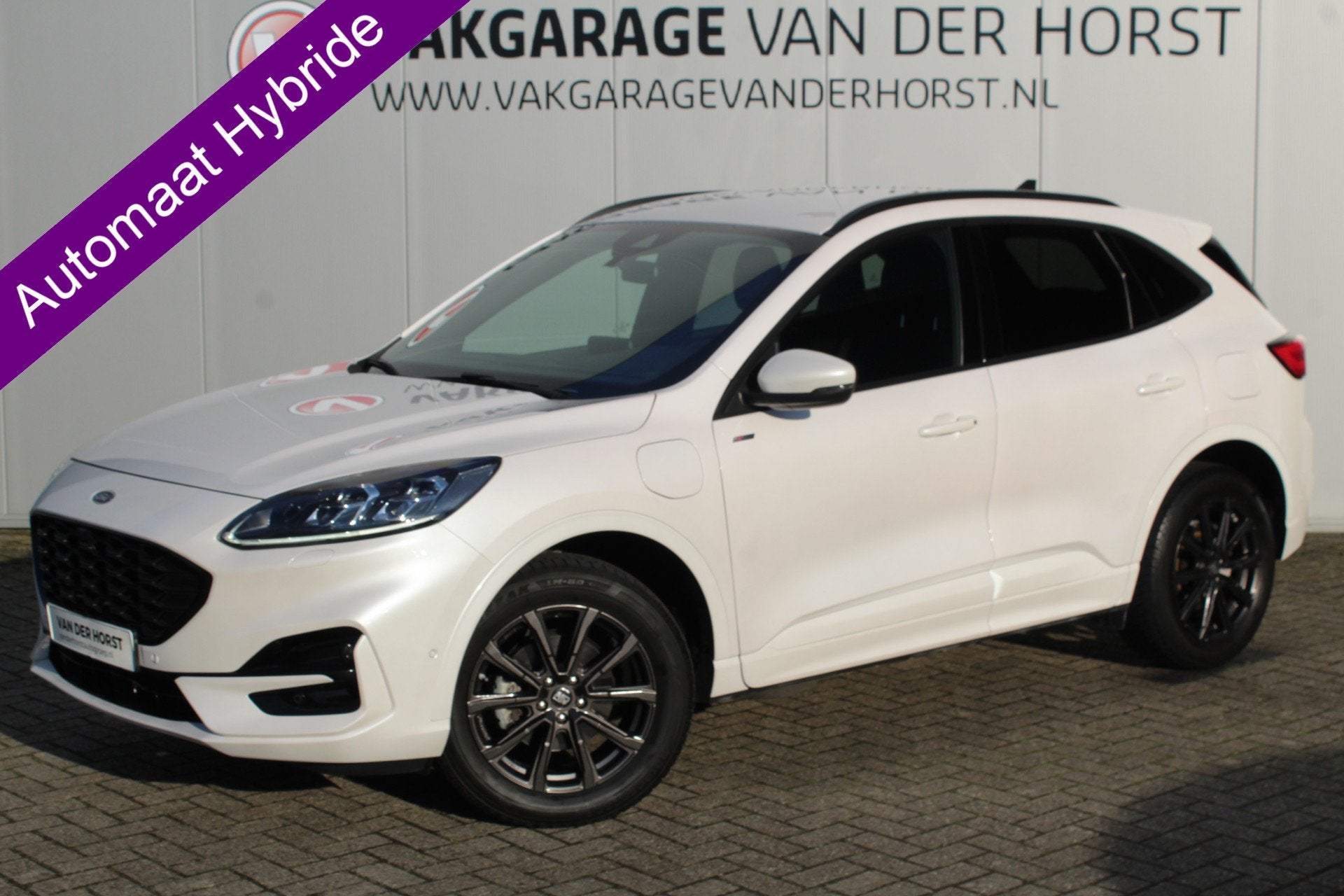 Ford Kuga 2.5-225pk Plug-in Hybrid ST-Line X. Hybride rijden, Gebruikt, Zwart, 4 cilinders, Leder en Stof