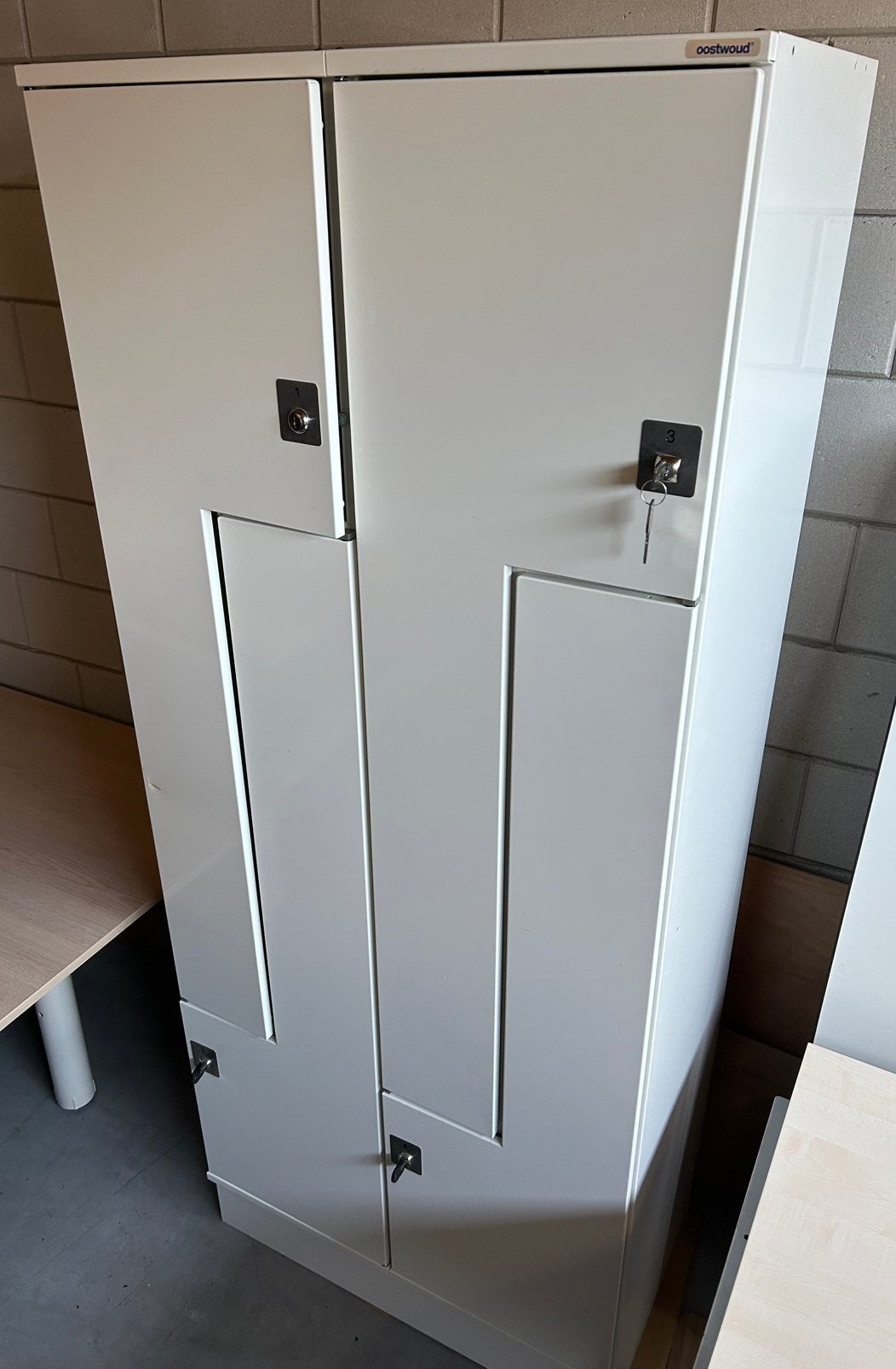 4 deurs Oostwoud Z-Lockerkast 195x80x50cm, Ophalen, Zo goed als nieuw
