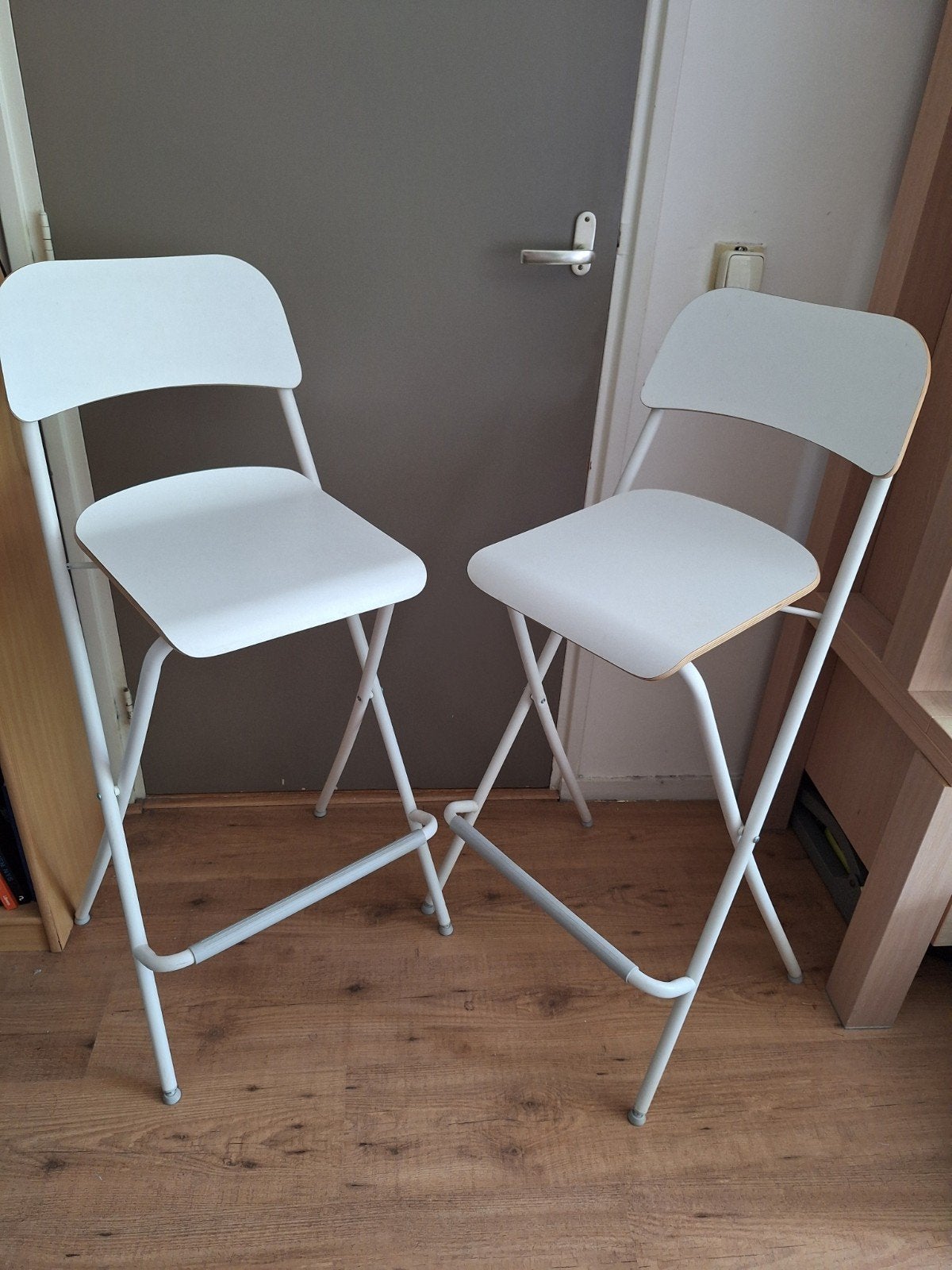 2x IKEA Franklin barkrukken wit, zithoogte 74 cm, Ophalen, Gebruikt, Met voetsteun, 60 tot 90 cm