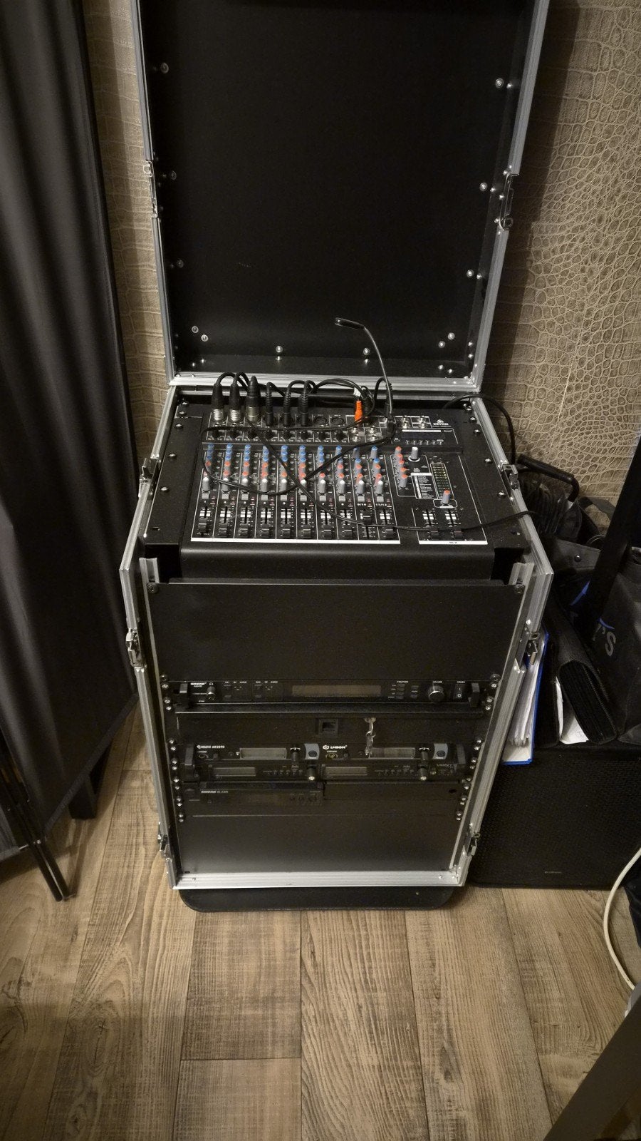 Complete geluidsinstallatie met microfoons en mixer, Ophalen, Gebruikt, Audio