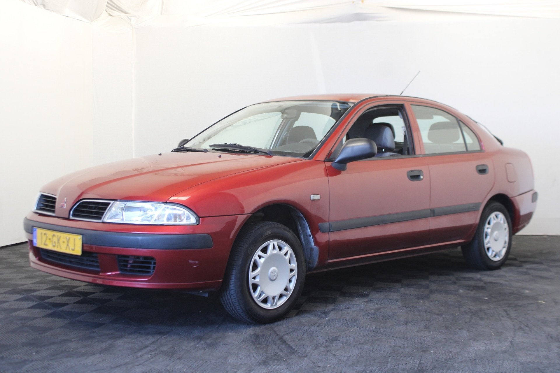 Mitsubishi Carisma 1.6 Classic (bj 2001), Auto's, Voorwielaandrijving, Alarm, Bedrijf, Handgeschakeld