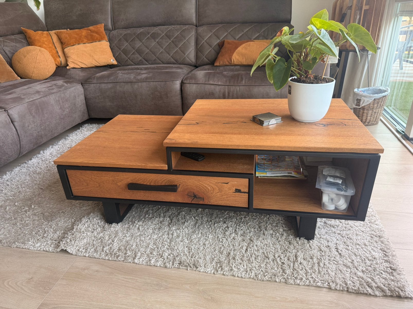 Te koop tafel bijna nieuw, Ophalen, Zo goed als nieuw