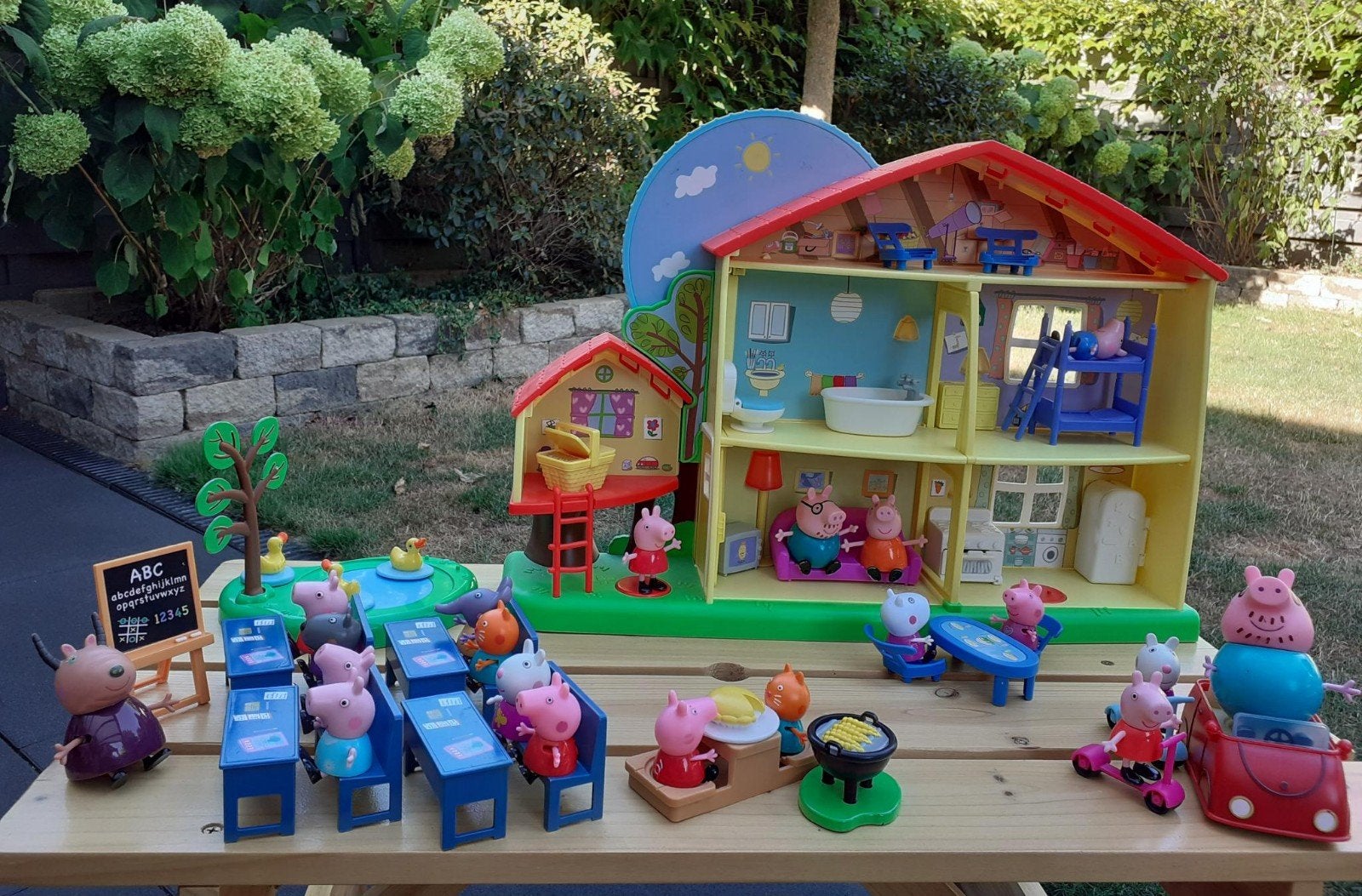 Peppa big speelhuis dag & nacht met vele extra's, Ophalen, Zo goed als nieuw