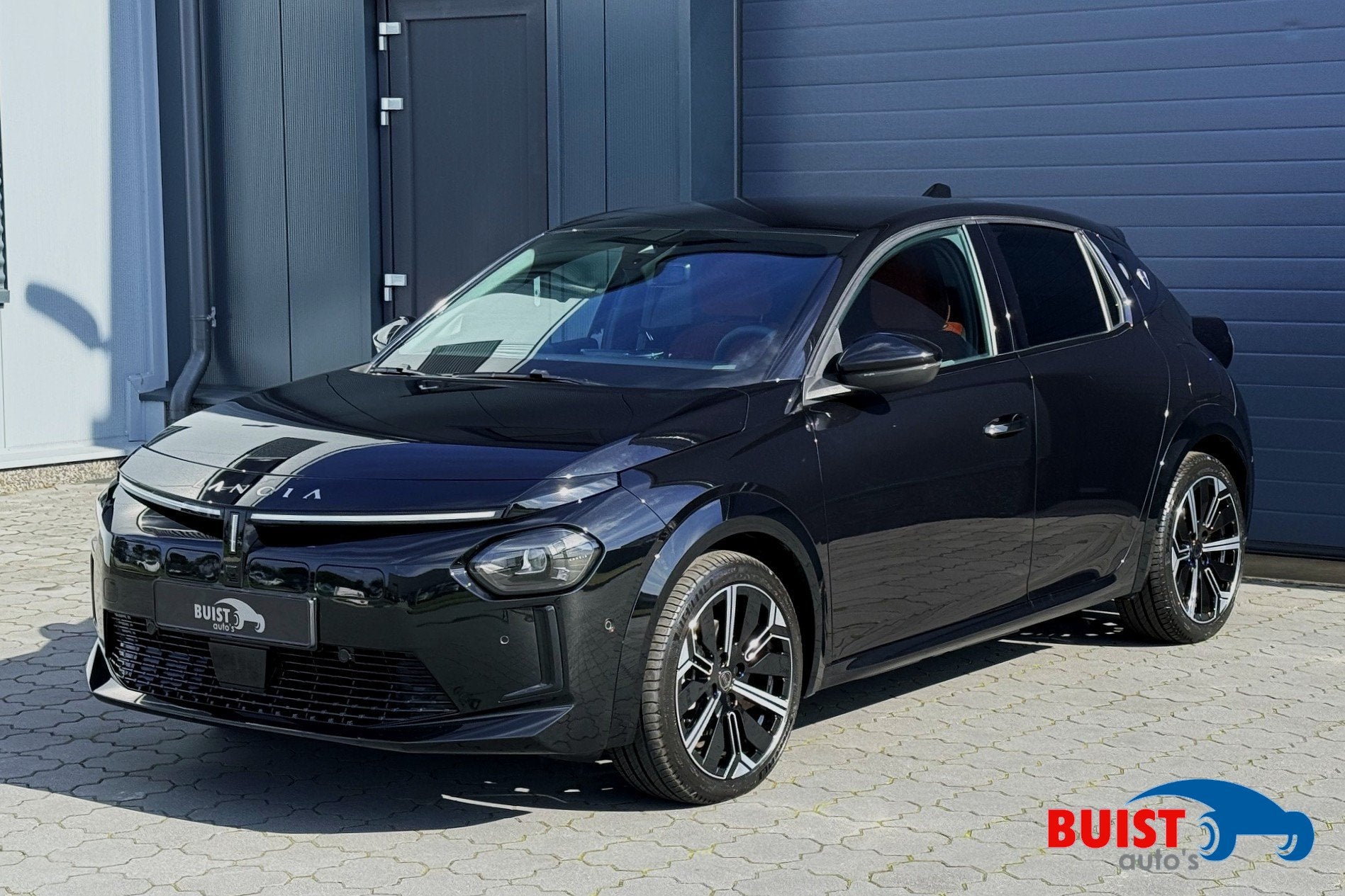 Lancia Ypsilon LX 51 kWh ZEER COMPLEET! NIEUWE AUTO! 10X OP, Auto's, Dealer onderhouden, Gebruikt, 156 pk, Zwart