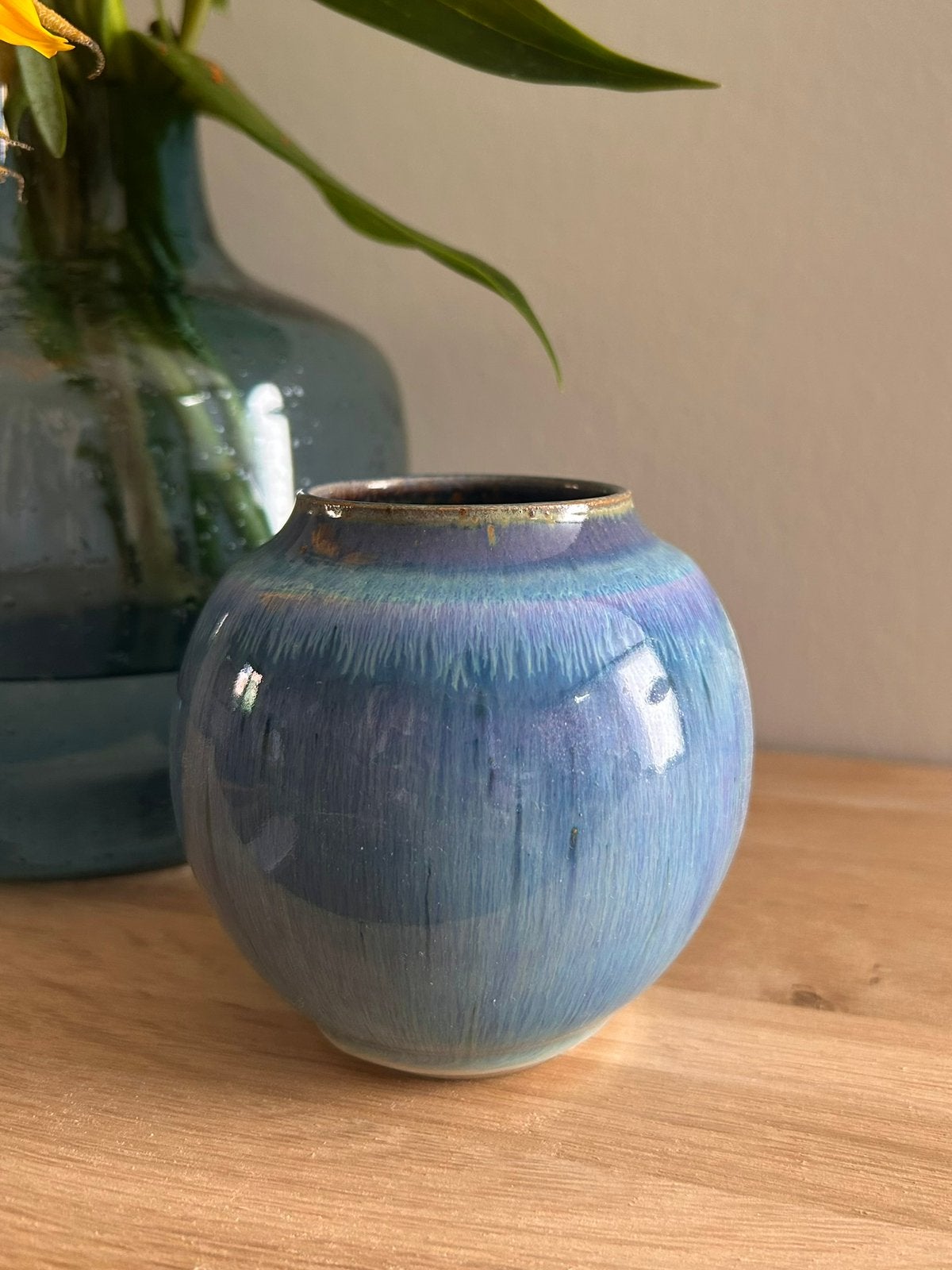 Hemelsblauw keramisch vaasje van Ed Meissenberg, Huis en Inrichting, Handgemaakt, Blauw, Ophalen of Verzenden, Zo goed als nieuw
