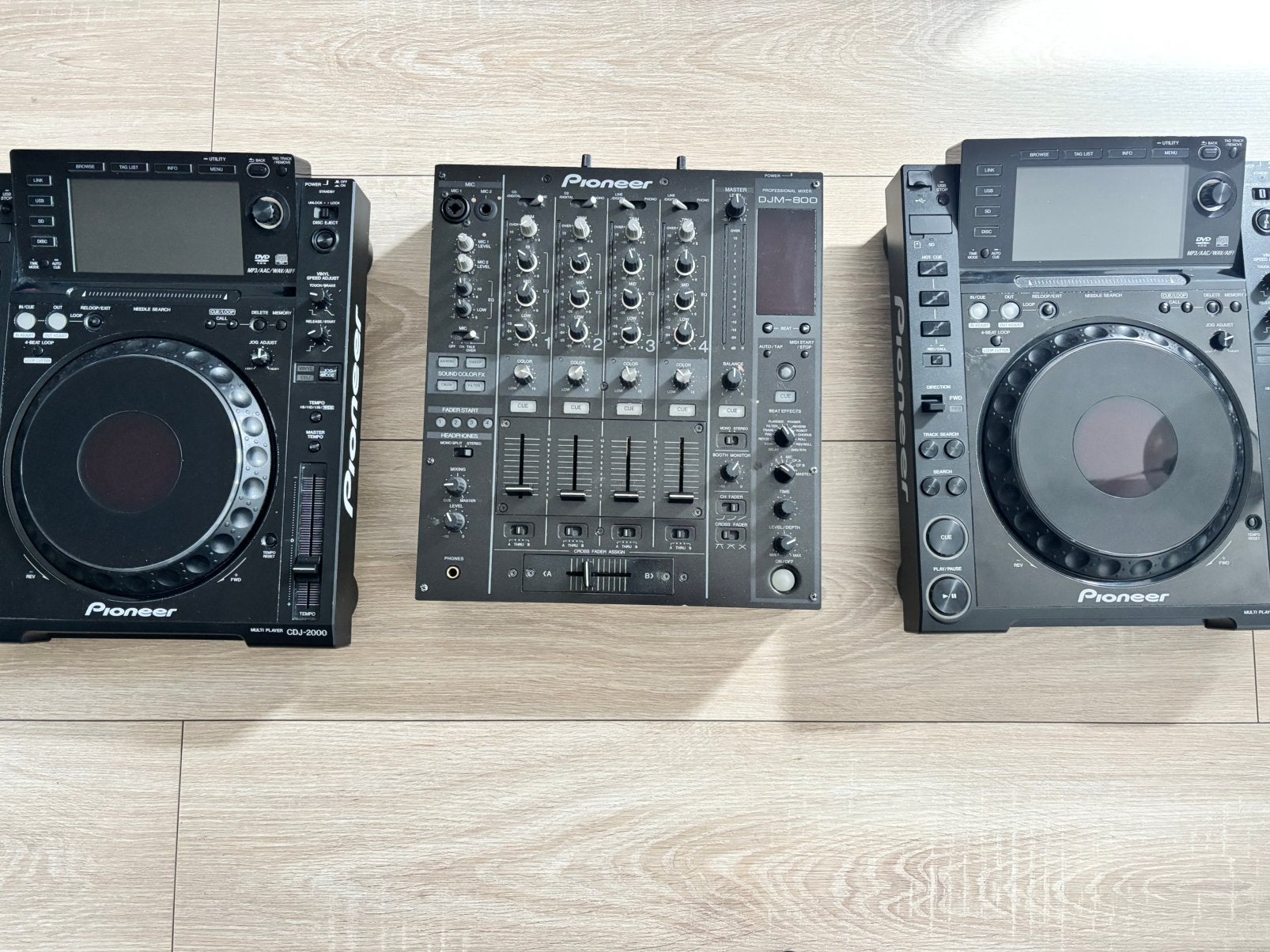 Pioneer DJ set – 2x CDJ-2000 + DJM-800 + Decksavers, Ophalen, Zo goed als nieuw, Pioneer