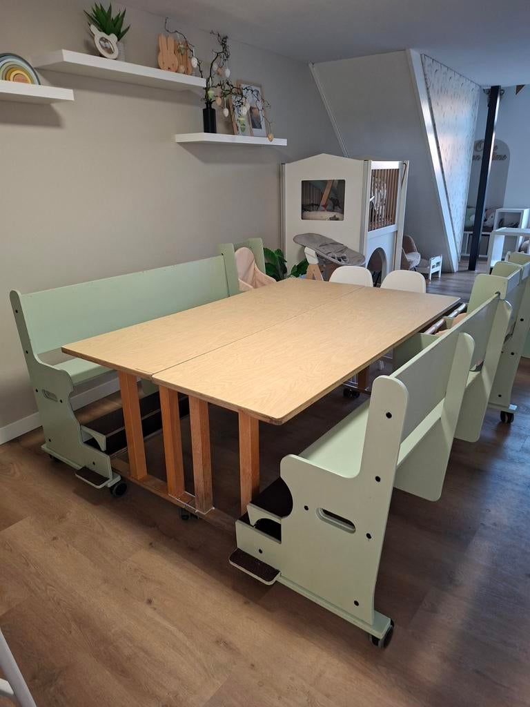 Bank met tafel voor kinderopvang, Ophalen, Stoel(en)