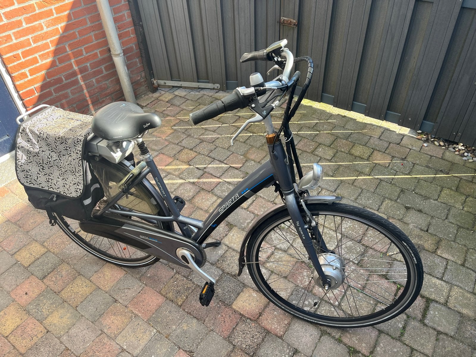 Sparta E-bike met acculader, Ophalen, Sparta, Gebruikt, 51 tot 55 cm