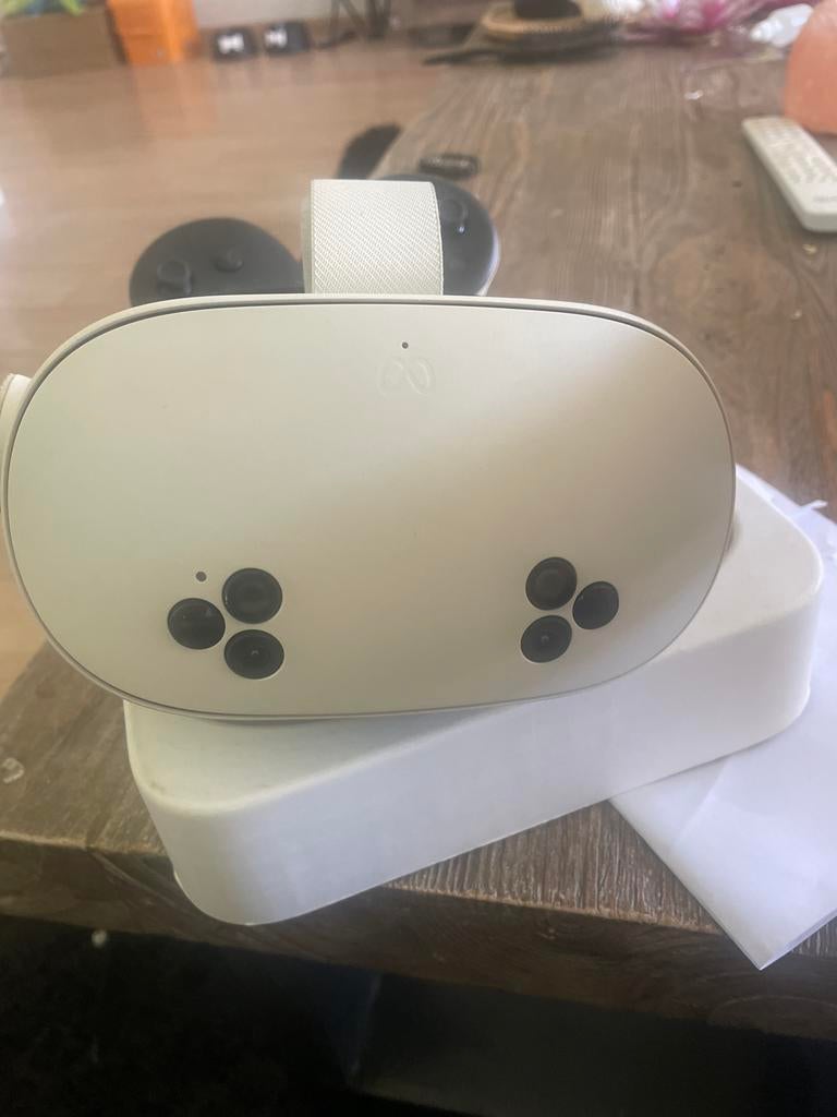 Meta Quest 3 VR-bril met controllers, Ophalen of Verzenden, Zo goed als nieuw, VR-bril, Overige platformen