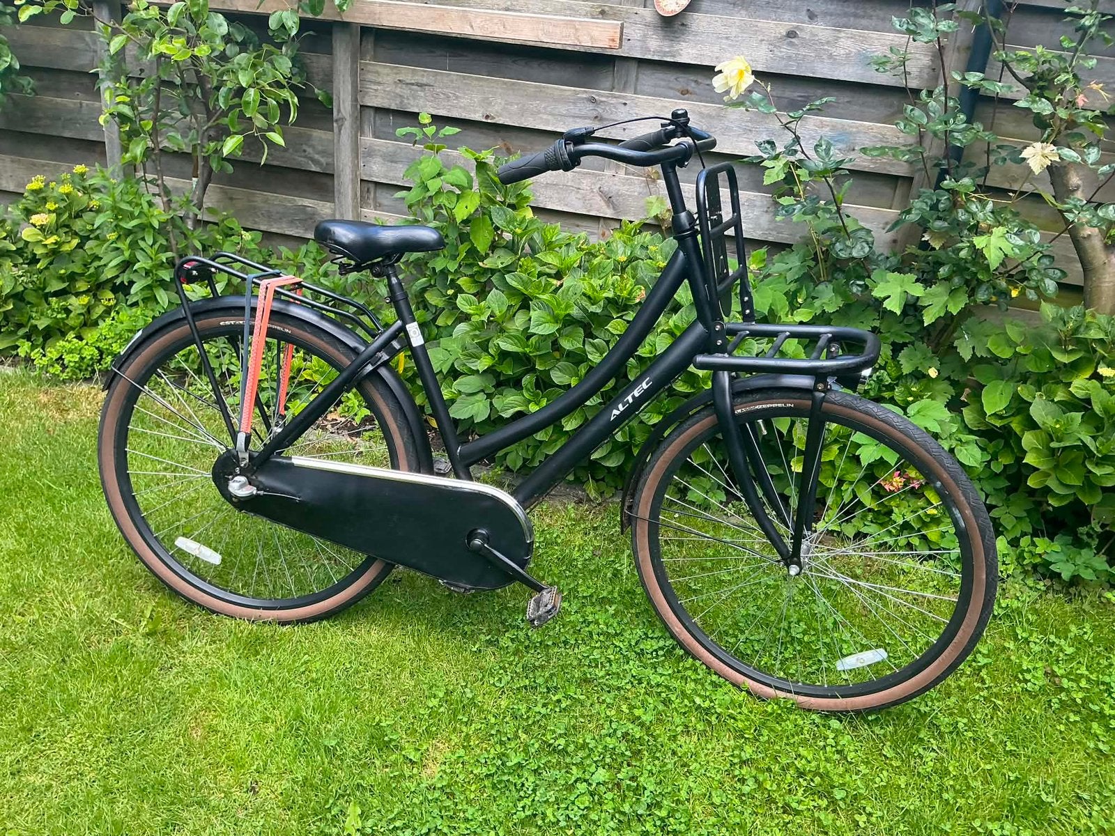 Bikes | nette altec damesfiets 28 inch, Overige merken, 53 tot 56 cm, Versnellingen, Ophalen of Verzenden