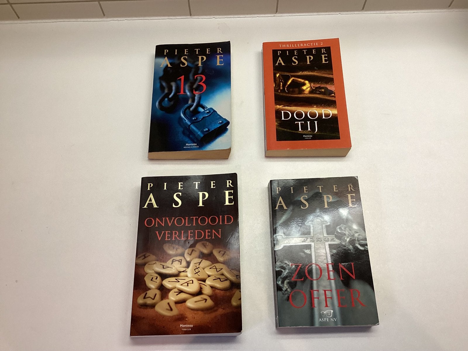PAPERBACKS 4x PIETER ASPEN SAMEN €12,50, Ophalen, Zo goed als nieuw