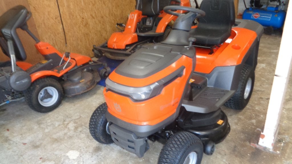 in opdracht te verkopen zgan husqvarna zitmaaier met vangbak, Ophalen, Nederland, Elektrische starter, Husqvarna
