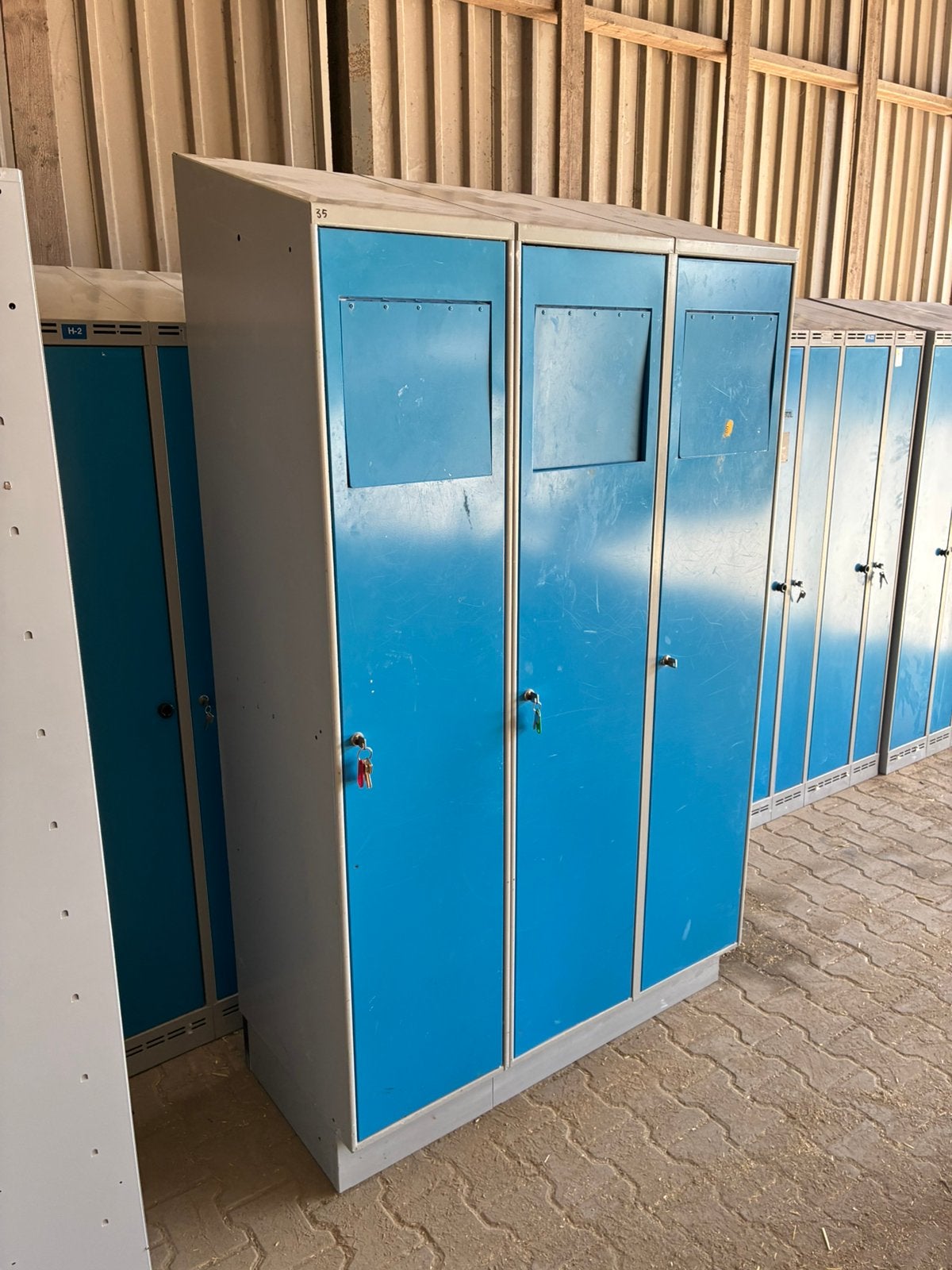 Te koop aangeboden waskast locker kleding kast, Ophalen, Gebruikt