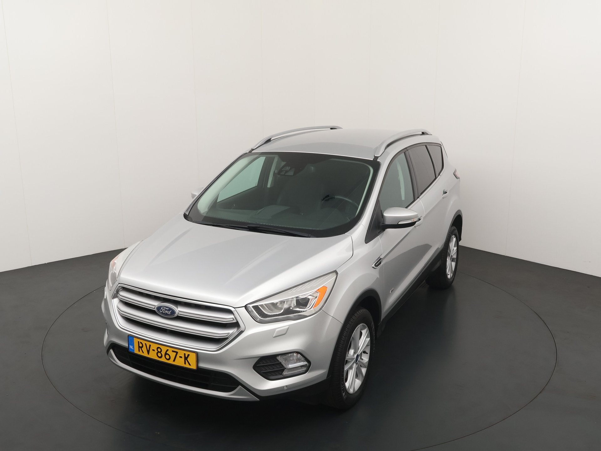 Ford Kuga 1.5 Titanium 4WD 182PK | Trekhaak | Winter pack |, Auto's, 12 maanden, Stof, Euro 6, 4 cilinders