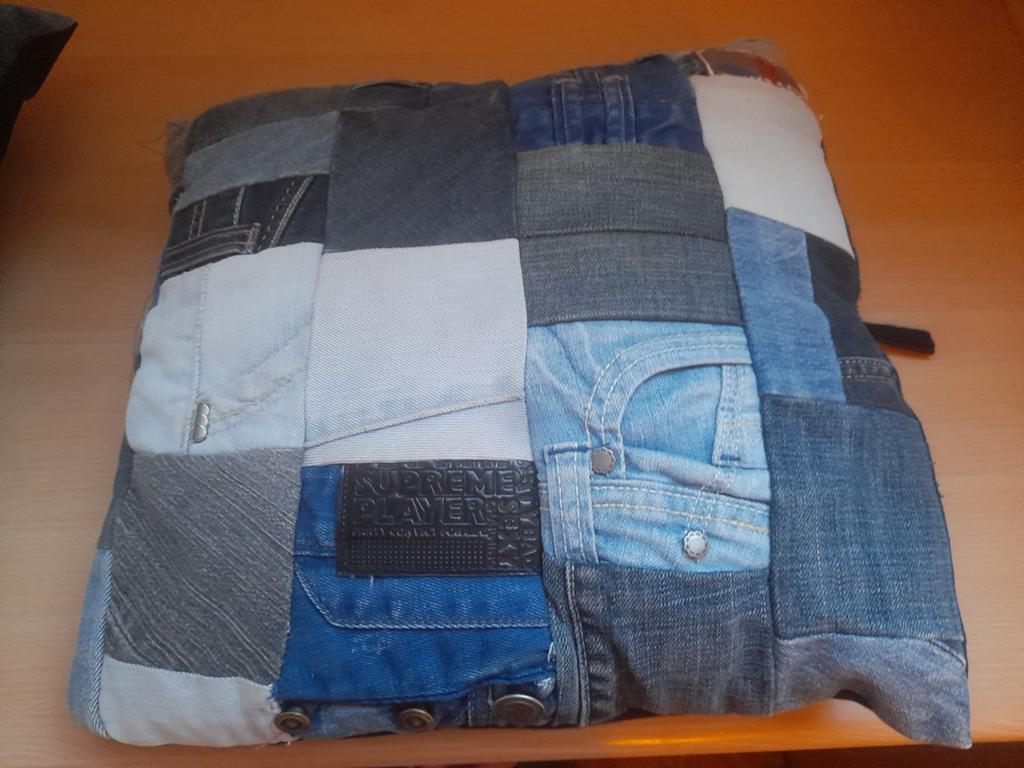 Uniek denim patchwork kussen - gerecycled jeans, Ophalen of Verzenden, Gebruikt, Blauw, Vierkant