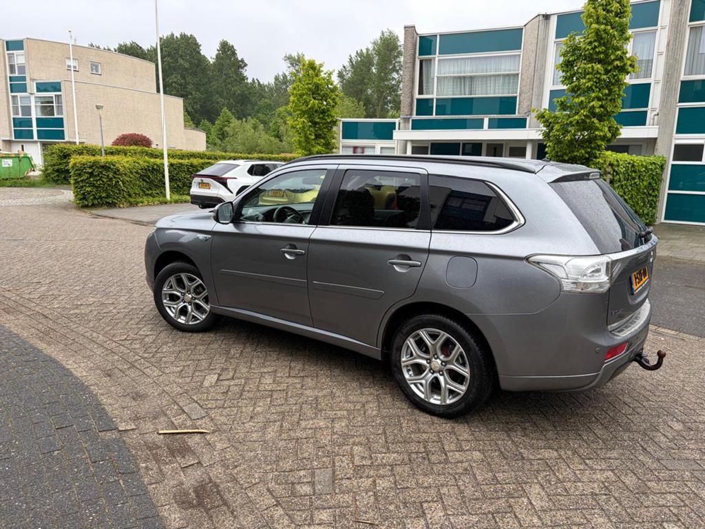 Mitsubishi Outlander 2.0 Dohc Mivec Phev 203pk 4WD CVT 5P, Auto's, 1998 cc, Outlander, 4 cilinders, Vierwielaandrijving
