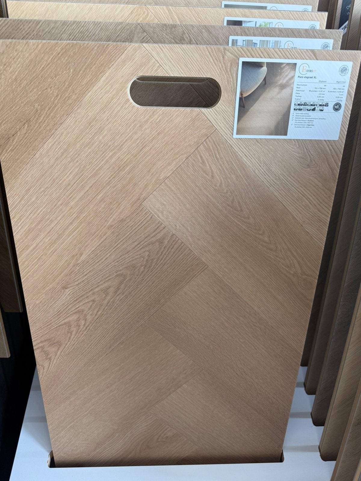 Foto 10 van PVC VISGRAAT VAN BELAKOS – GELEGD €55,- PER M²