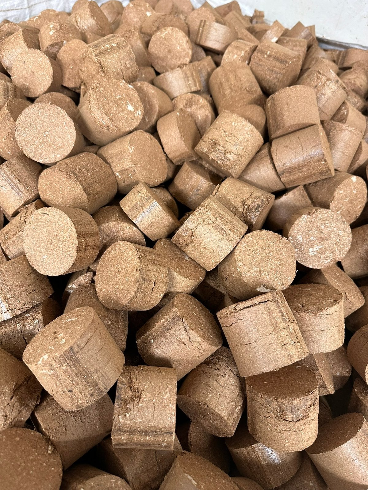 Briketten van hard hout, Minder dan 3 m³, Ophalen