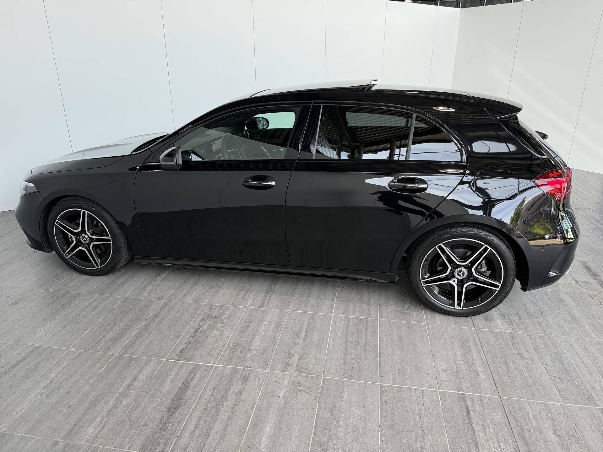 Mercedes-Benz A-klasse 180 Business Solution AMG | Night pak, Auto's, Mercedes-Benz, Gebruikt, 4 cilinders, Zwart, Origineel Nederlands