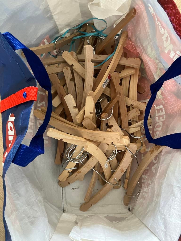 Houten kinderkledinghangers, Kleding | Dames, Kledinghangers, Ophalen, Gebruikt, Hout, Kinderen