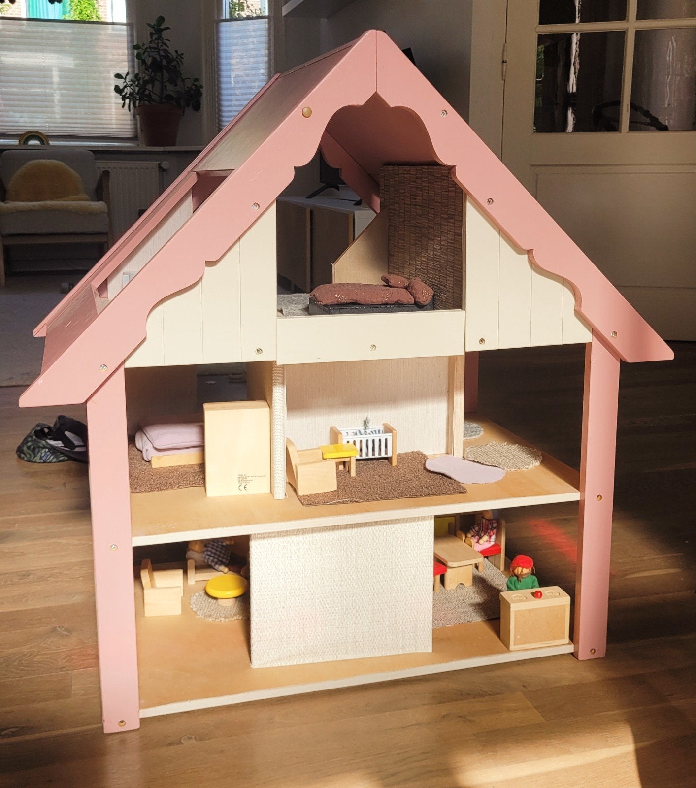 Luxe Poppenvilla / poppenhuis met Meubels en Poppetjes, Ophalen, Gebruikt, Meisje