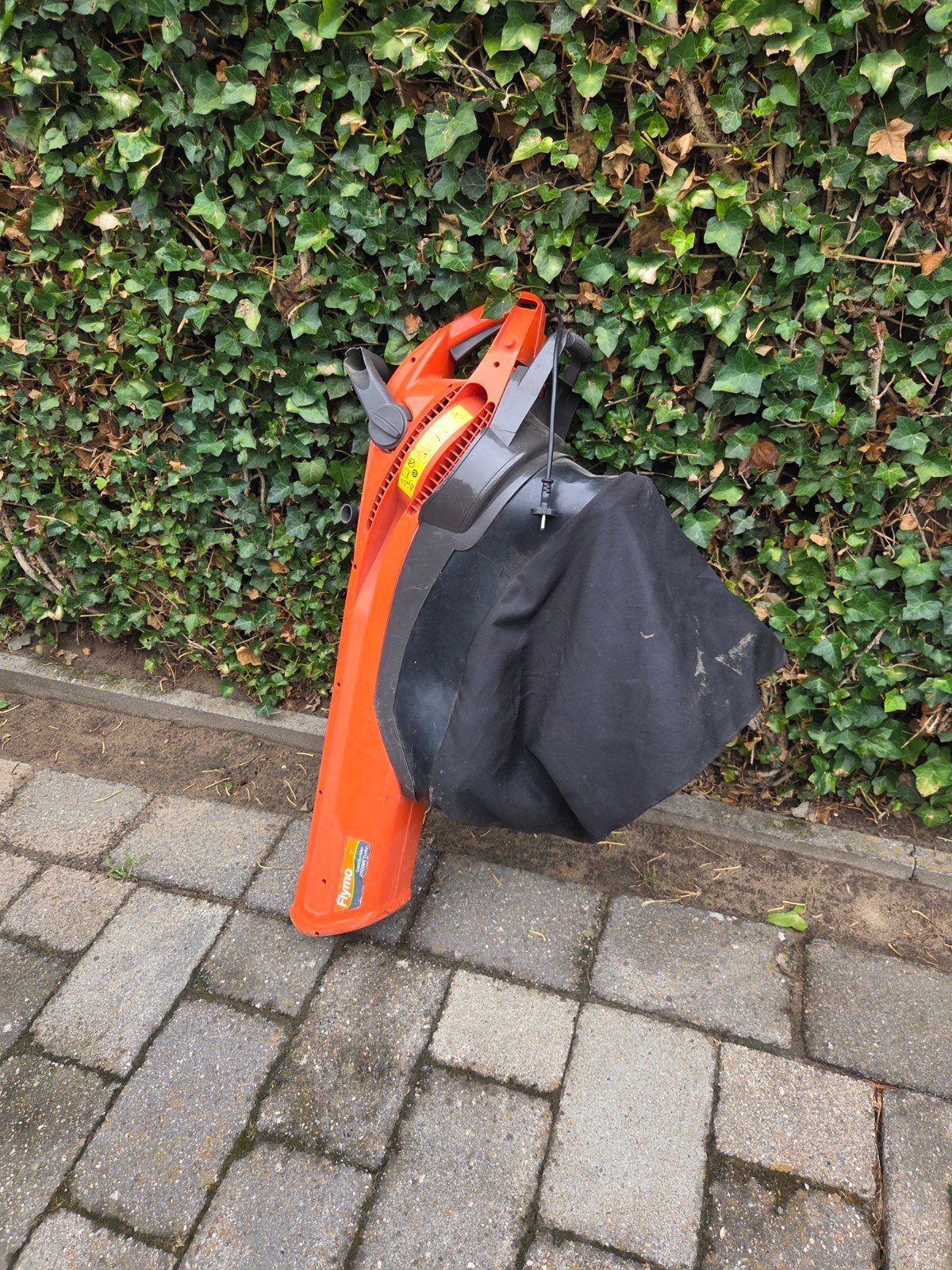Flymo bladblazer/bladzuiger met opvangzak, Ophalen, Gebruikt, Met opvangzak, Handgedragen