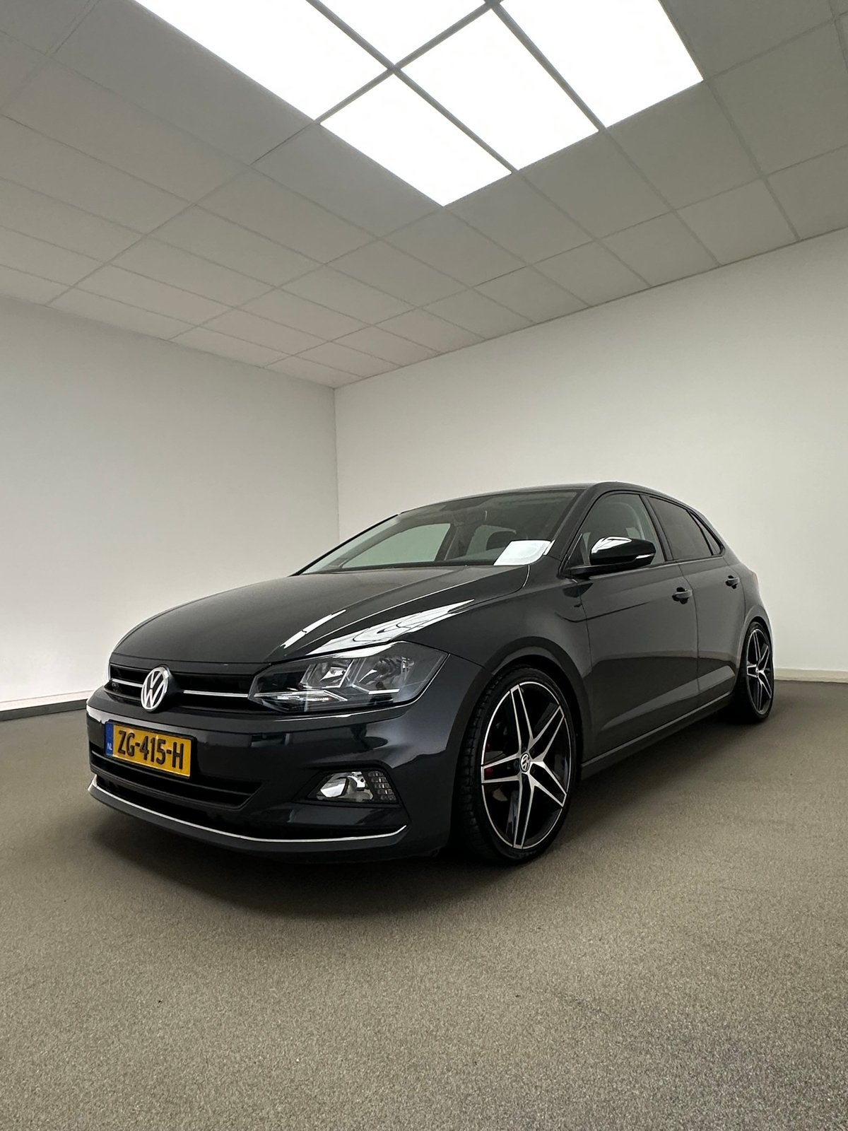 Volkswagen Polo 1.0 TSI 2018 Grijs, Auto's, Voorwielaandrijving, 40 €/maand, Bedrijf, Handgeschakeld