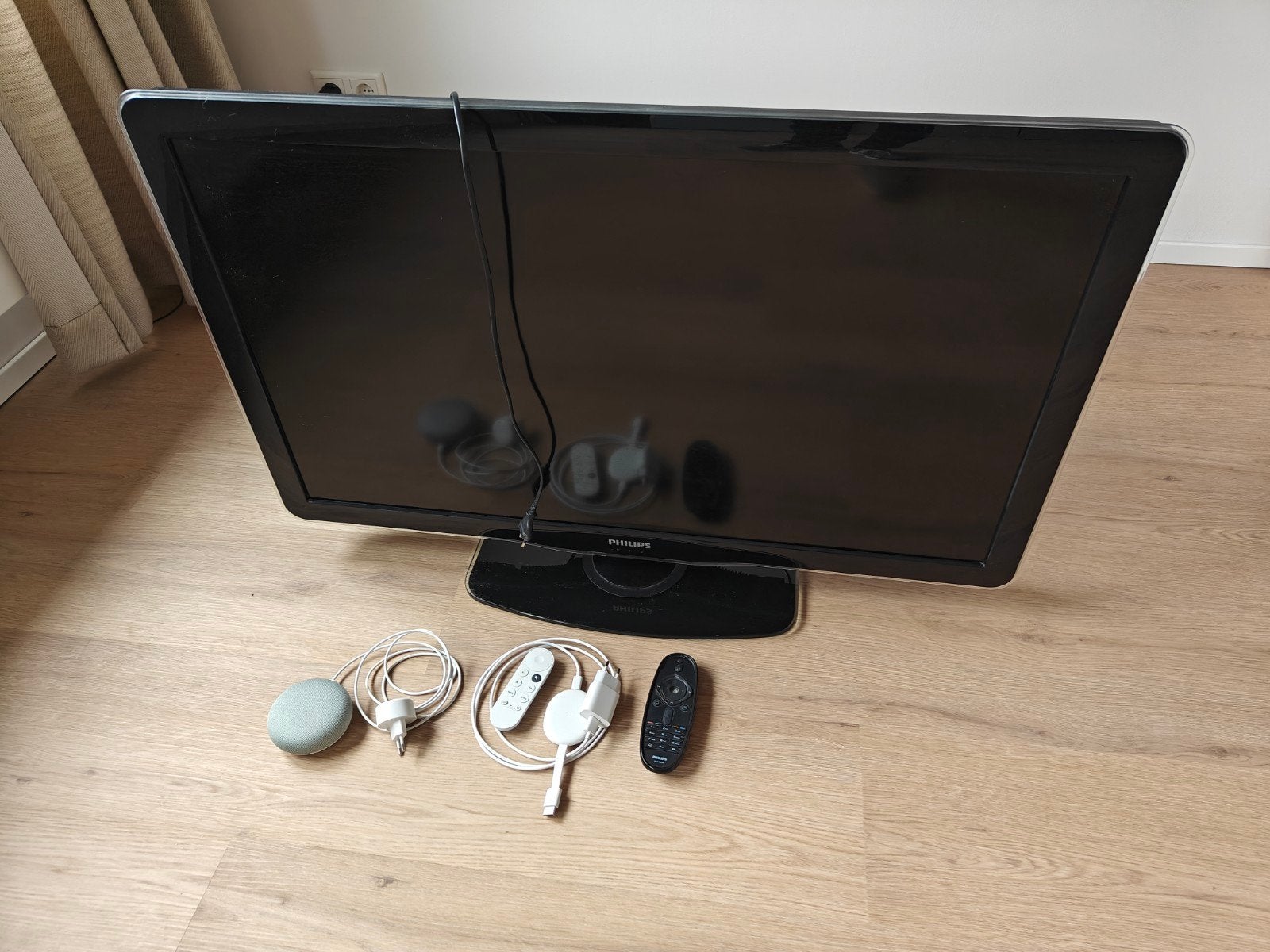 Philips 40FL5605H/12 LCD TV en Google Nest mini, Ophalen, Philips, Gebruikt, 50 Hz