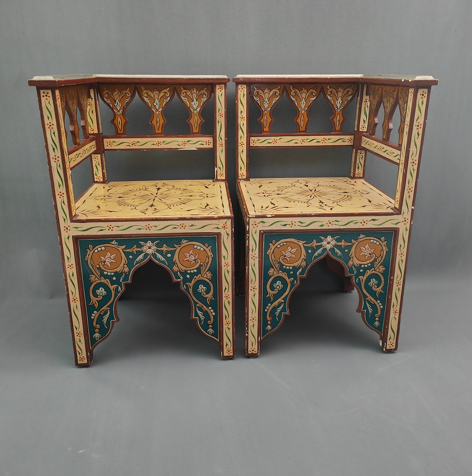 2 handbeschilderde Marokkaanse stoeltjes - WD 014, Huis en Inrichting, Stoelen, Gebruikt, Twee, Hout, Overige kleuren, Ophalen