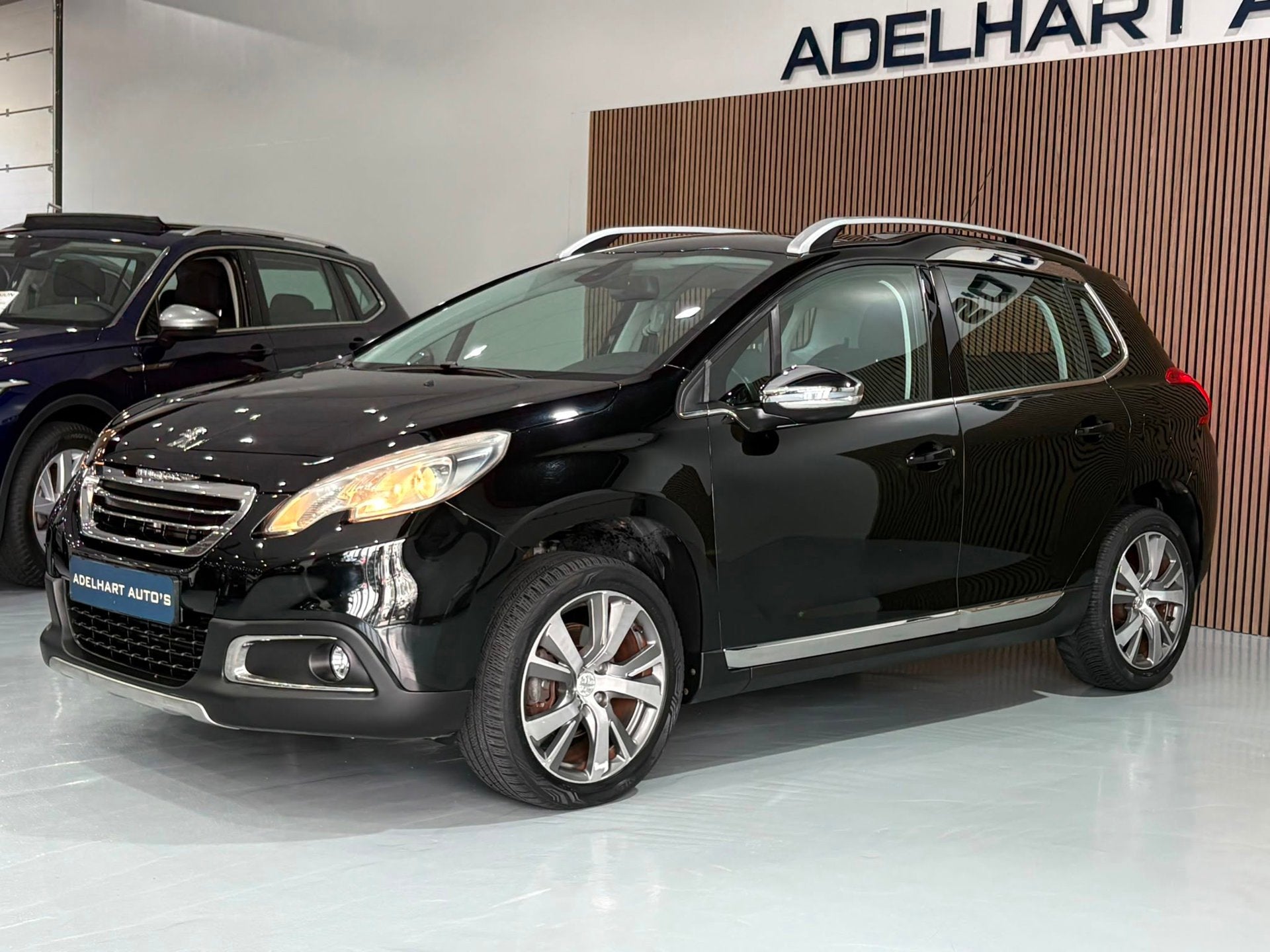 Peugeot 2008 1.6 VTi Allure 120 PK / Navigatie full map / Pa, Voorwielaandrijving, Euro 5, Gebruikt, Zwart
