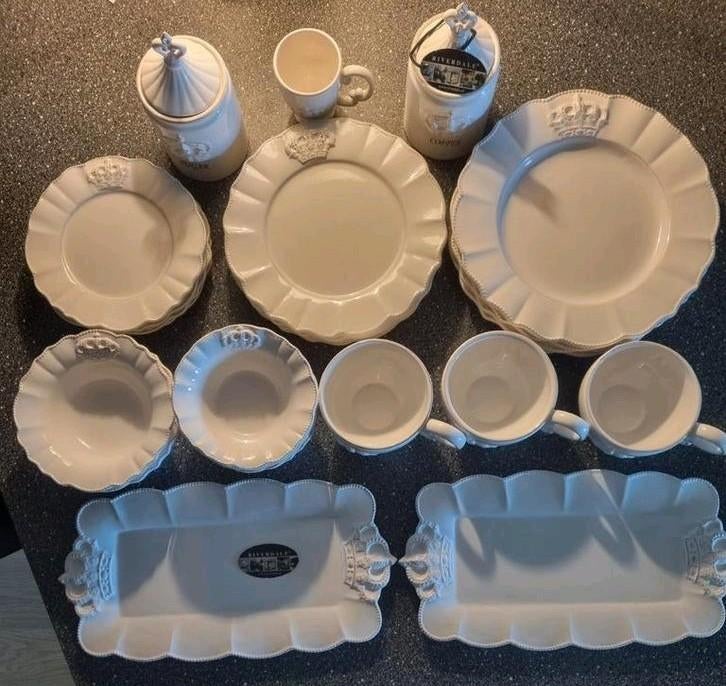 Riverdale servies met kroontje 3a4  pers, Ophalen