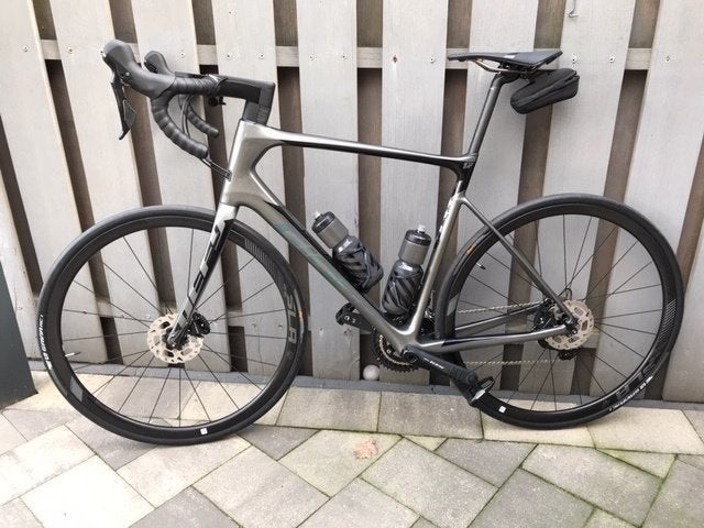 Te koop Giant Defy racefiets (INMIDDELS GERESERVEERD), Fietsen en Brommers, Fietsen | Racefietsen, Ophalen, 28 inch, Carbon, 10 tot 15 versnellingen