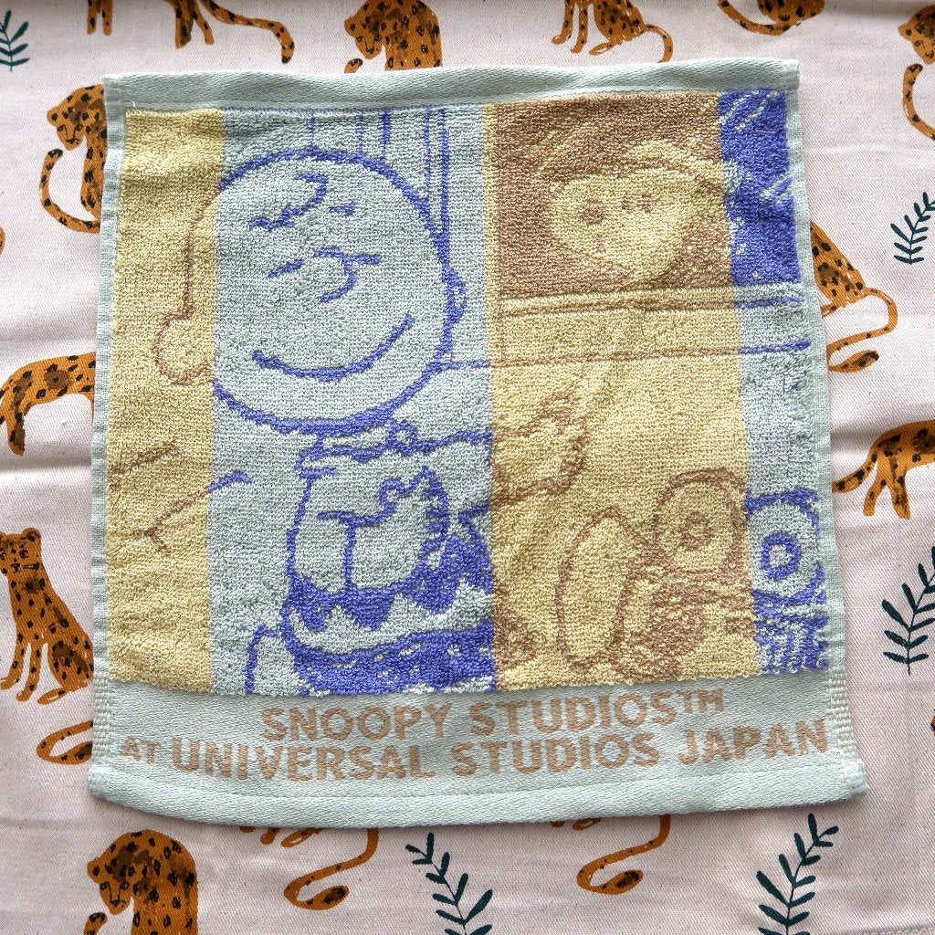 Snoopy Peanuts Strips Handdoekje van Universal Studios Japan, Verzamelen, Verzenden, Snoopy, Nieuw, Overige typen