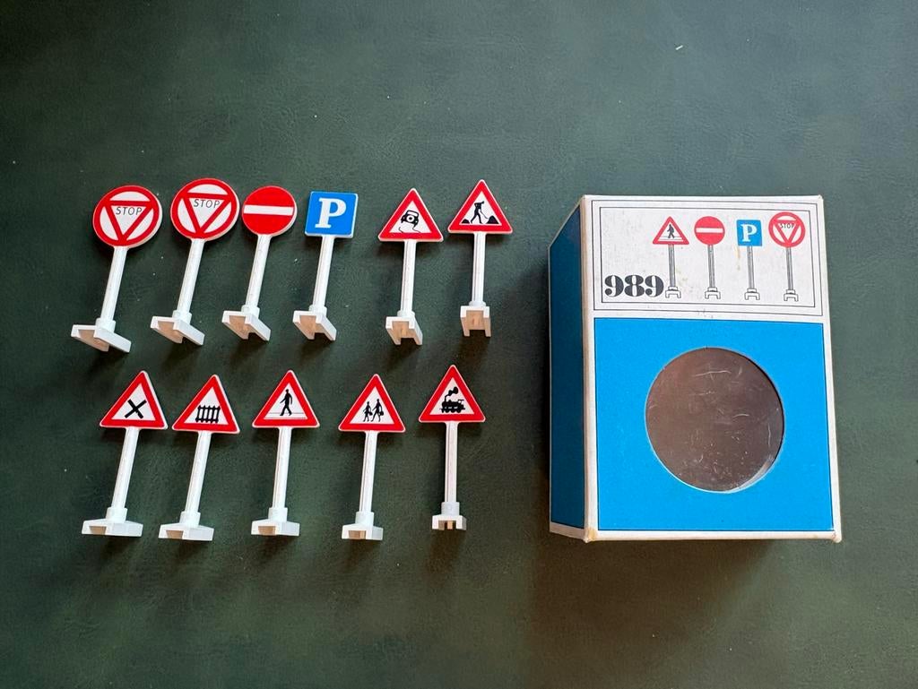 Lego verkeersborden set 989, Kinderen en Baby's, Speelgoed | Duplo en Lego, Zo goed als nieuw, Ophalen of Verzenden