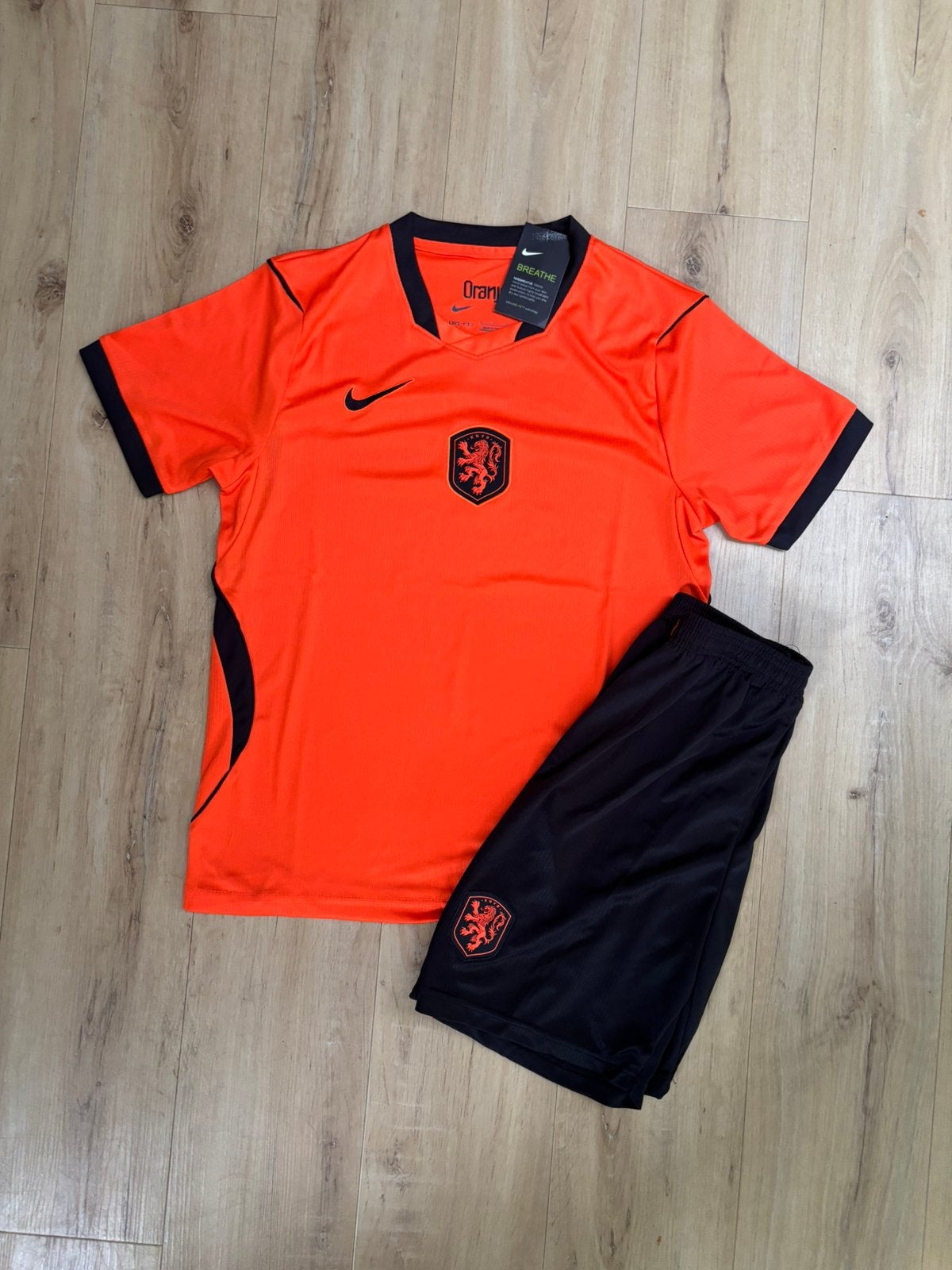 Nederlands Elftal Tenue - Maat S - Gloednieuw!, Nieuw, Oranje, Ophalen of Verzenden, Voetbal