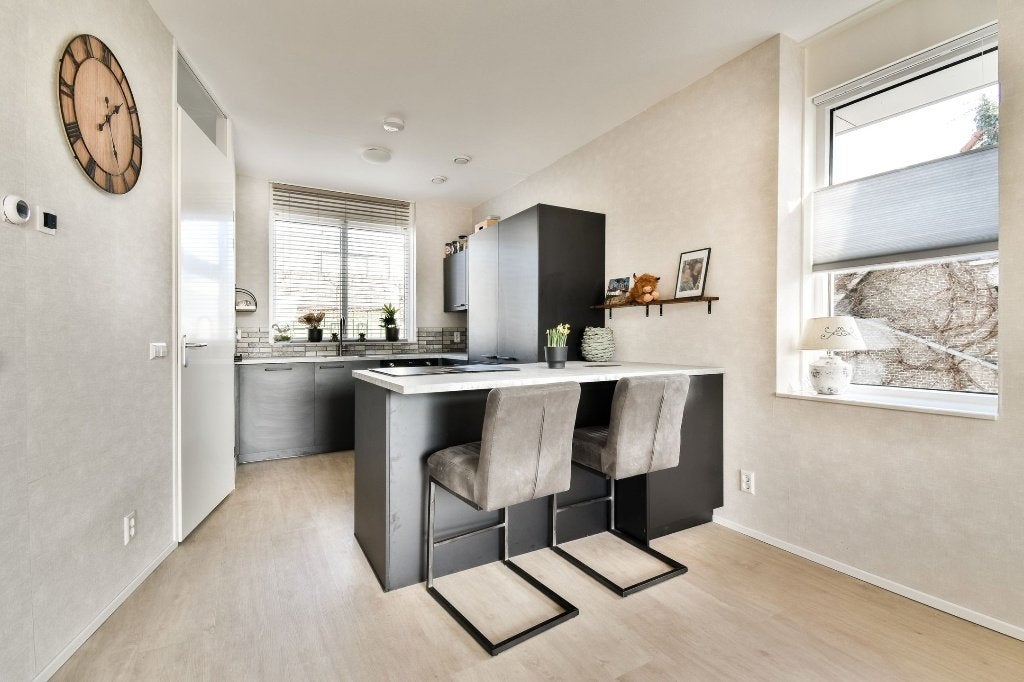 Moderne 2e hands keuken inclusief apparatuur, Ophalen, U-keuken, Zwart, Zo goed als nieuw