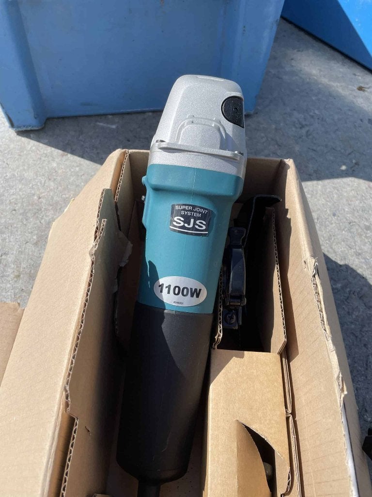 WB18 - Makita haakse slijptol, werkend, Ophalen, Zo goed als nieuw, 1000 watt of meer, Haakse handslijpmachine