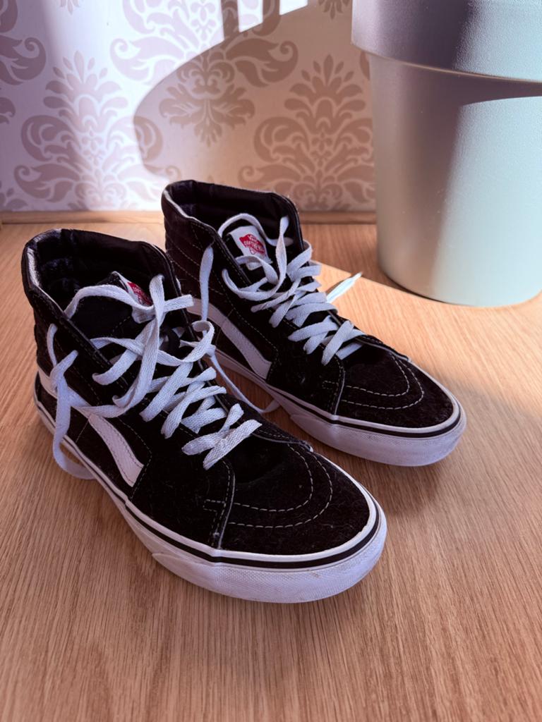 Vans Sk8-Hi Sneakers Zwart Maat 40, Kleding | Dames, Schoenen, Ophalen of Verzenden, Gedragen, Zwart, Sneakers of Gympen