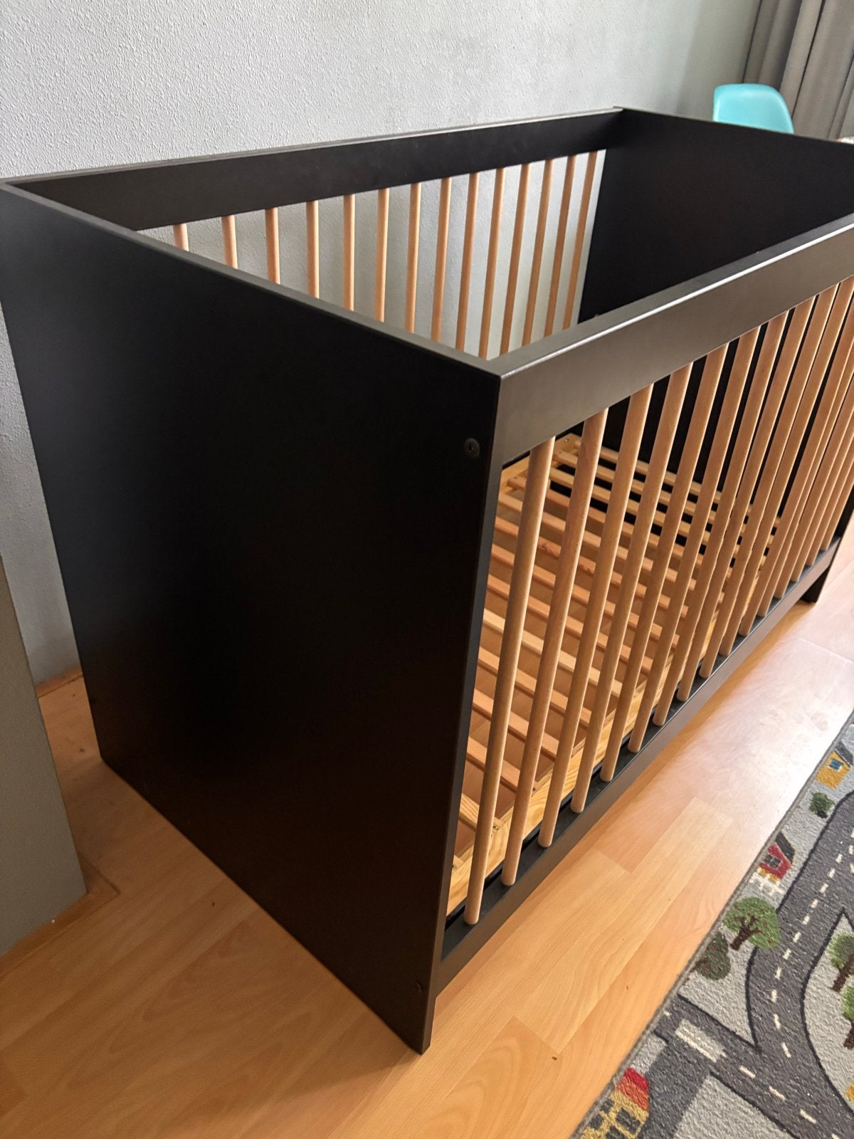 Ledikant europe baby nova zwart/eiken, 60x120, Ophalen, Gebruikt, Ledikant