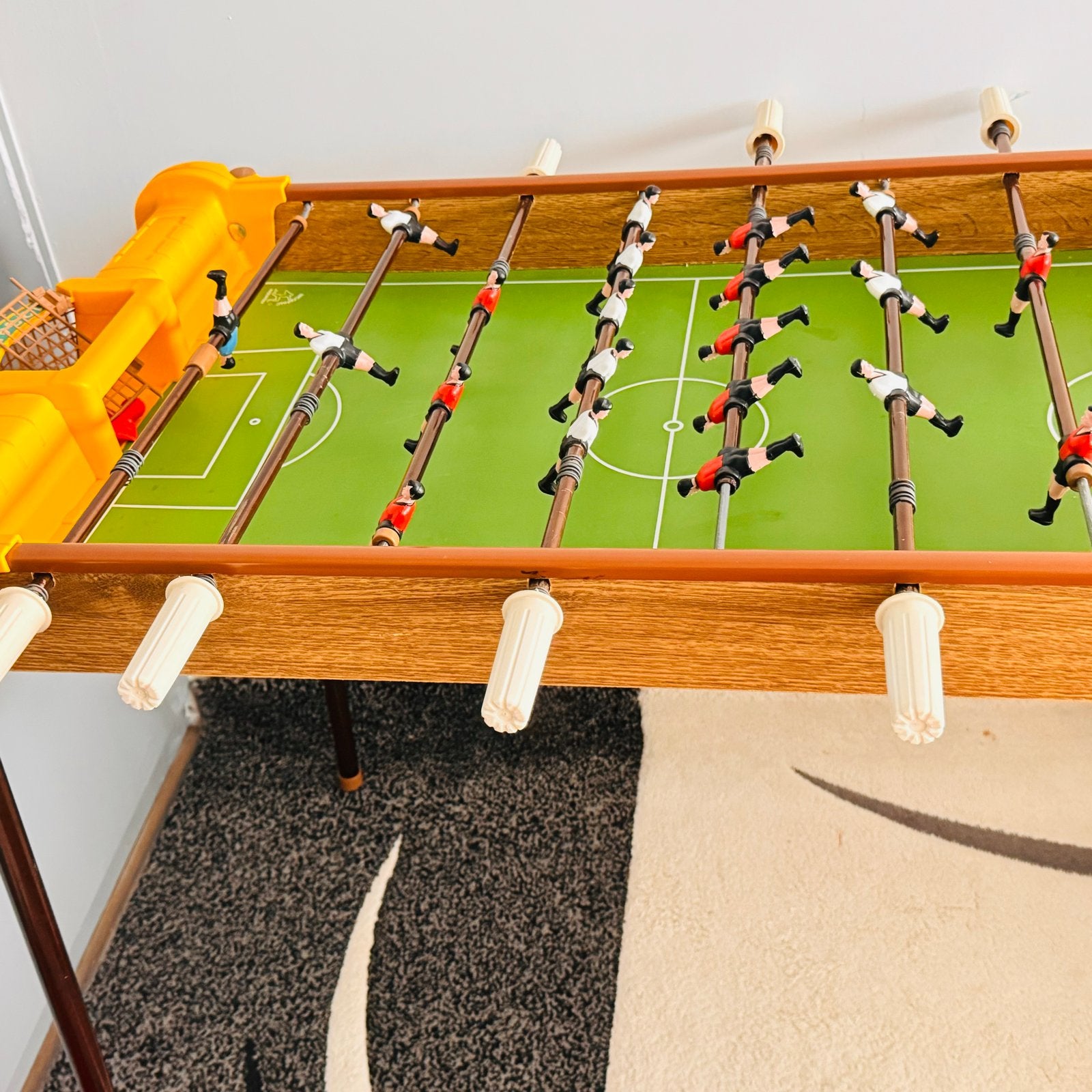 Vintage Tafelvoetbaltafel - Klassiek Spelplezier, Kinderen en Baby's, Speelgoed | Voetbaltafels, Ophalen of Verzenden, Gebruikt