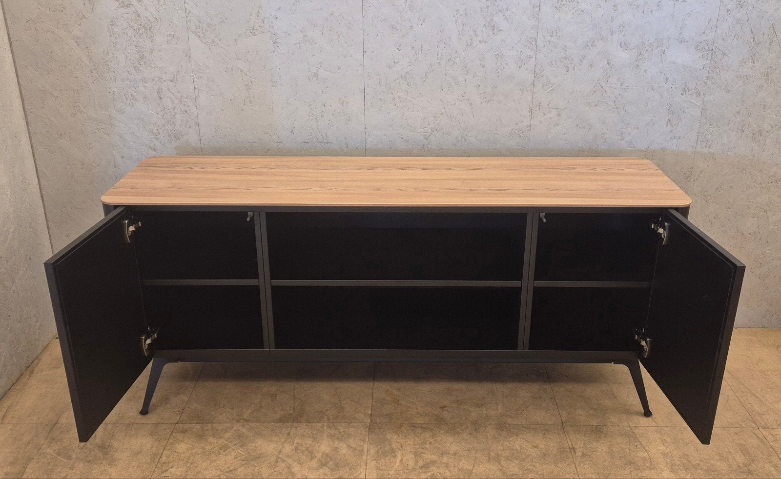 Voortman TABS Credenza dressoir zwart met houten blad, 150 tot 200 cm, Voortman, Zo goed als nieuw, Modern