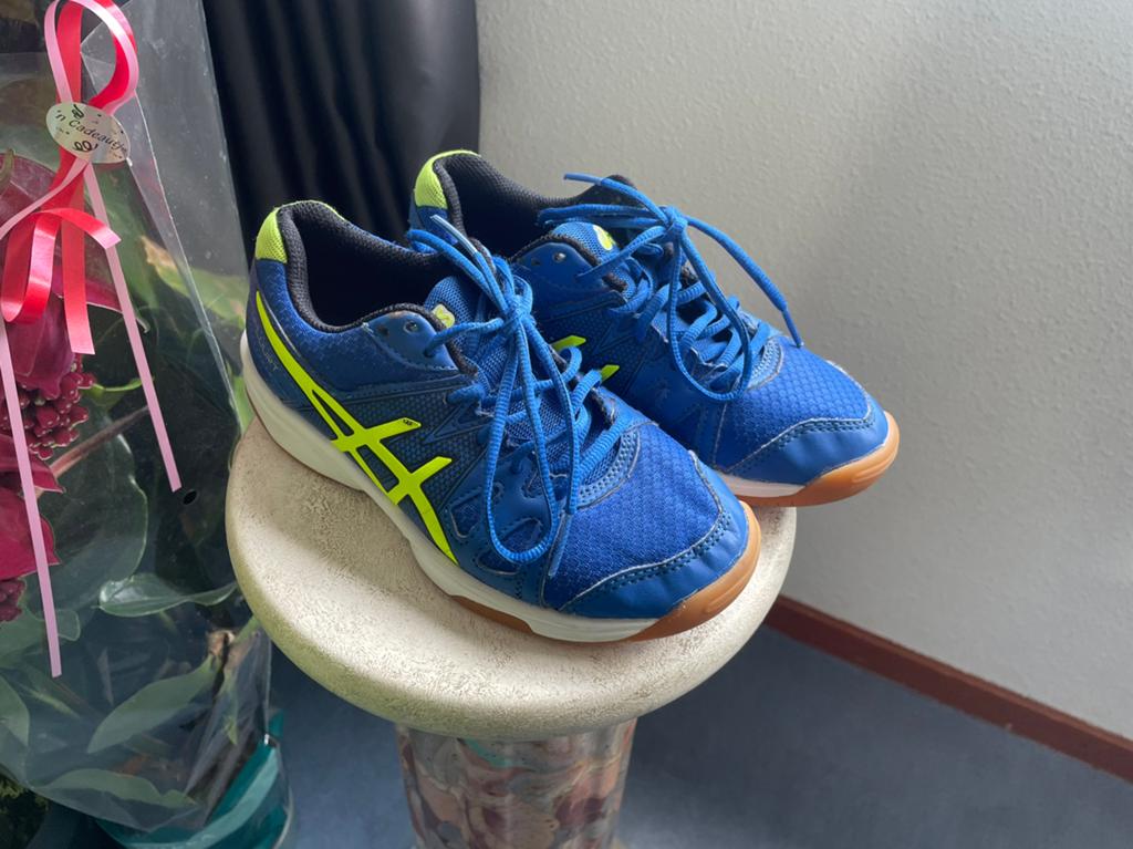Asics maat 32.5, Ophalen, Zo goed als nieuw