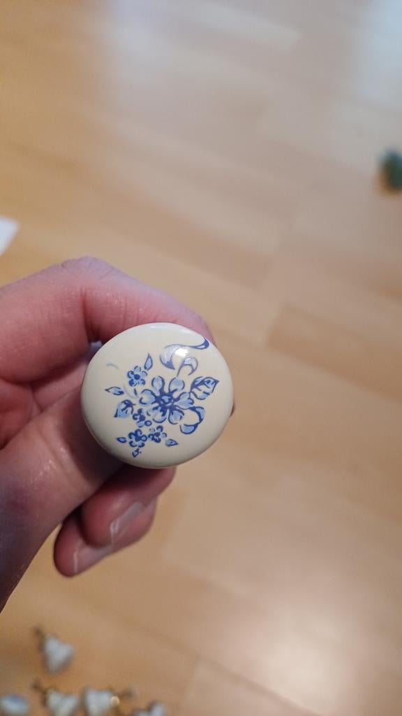 Set van 6 porseleinen kast deur knoppen, Ophalen of Verzenden, Gebruikt