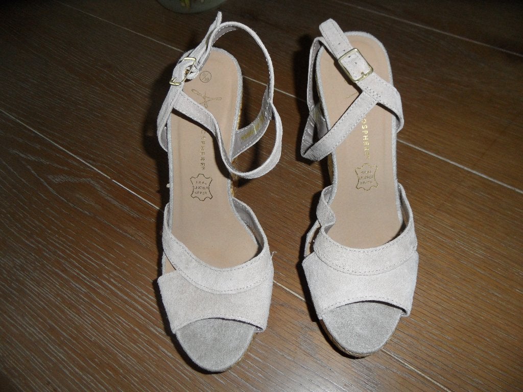 Leuke dames zomerschoen, Atmosphere, maat 39, Kleding | Dames, Schoenen, Atmosphere, Beige, Ophalen of Verzenden, Zo goed als nieuw
