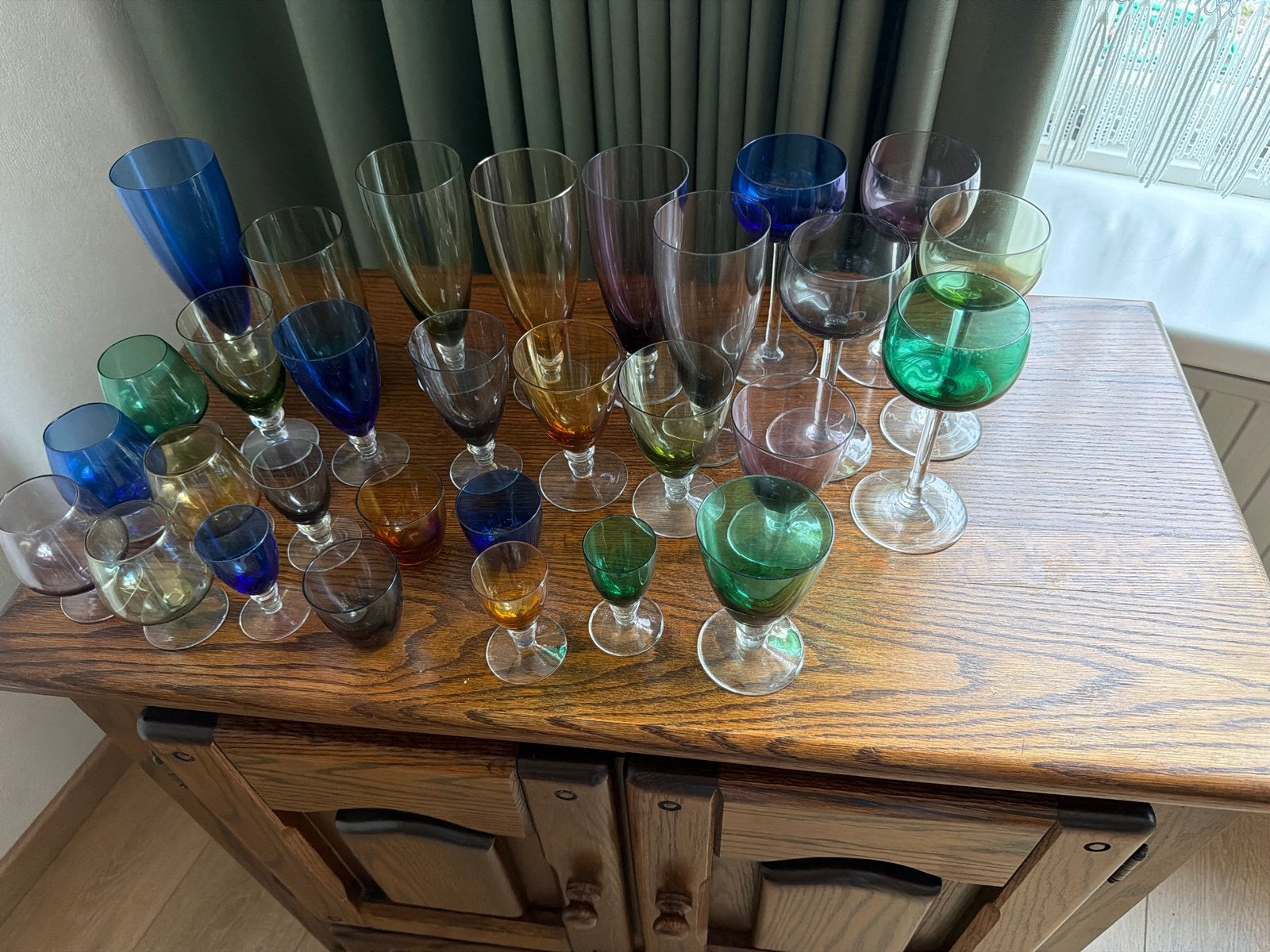 Set van 25 Vintage Gekleurde Wijnglazen, Antiek en Kunst, Ophalen