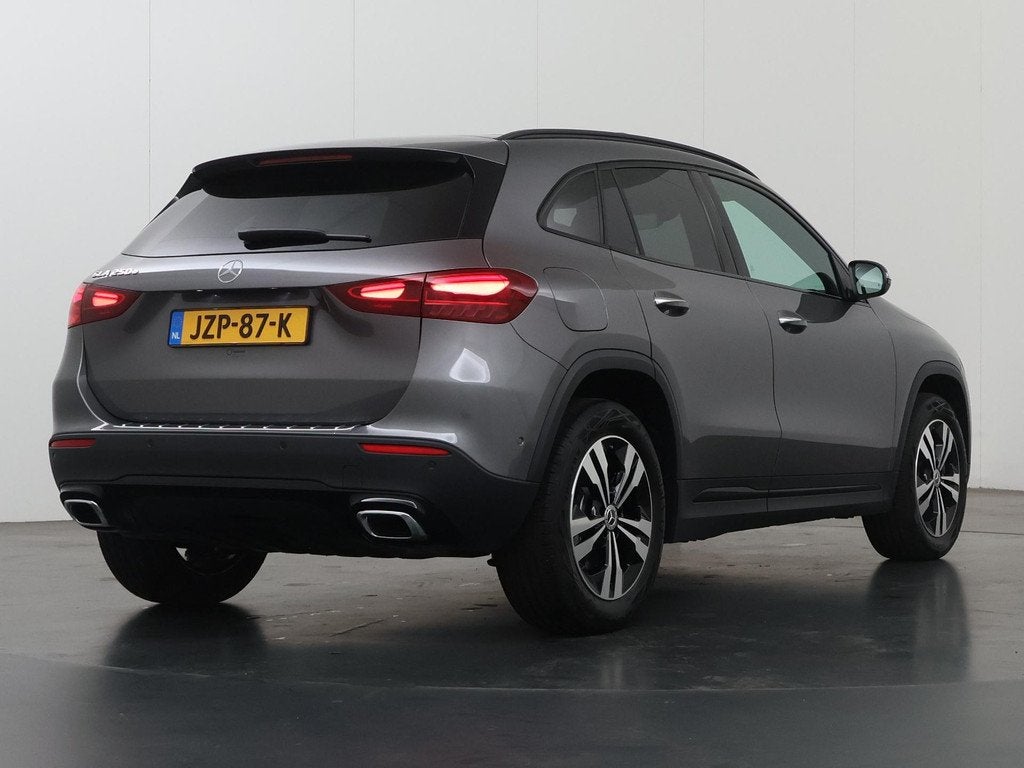 Mercedes-Benz GLA-klasse 250 e Luxury Line | Panoramadak | N, Auto's, Mercedes-Benz, 4 cilinders, 16 kWh, Leder en Stof, Automatische klimaatregeling