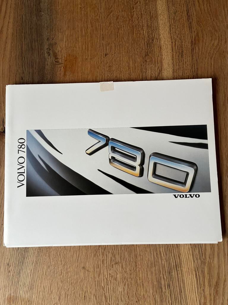 Volvo 780 brochure map 1988, Ophalen of Verzenden, Zo goed als nieuw, Volvo