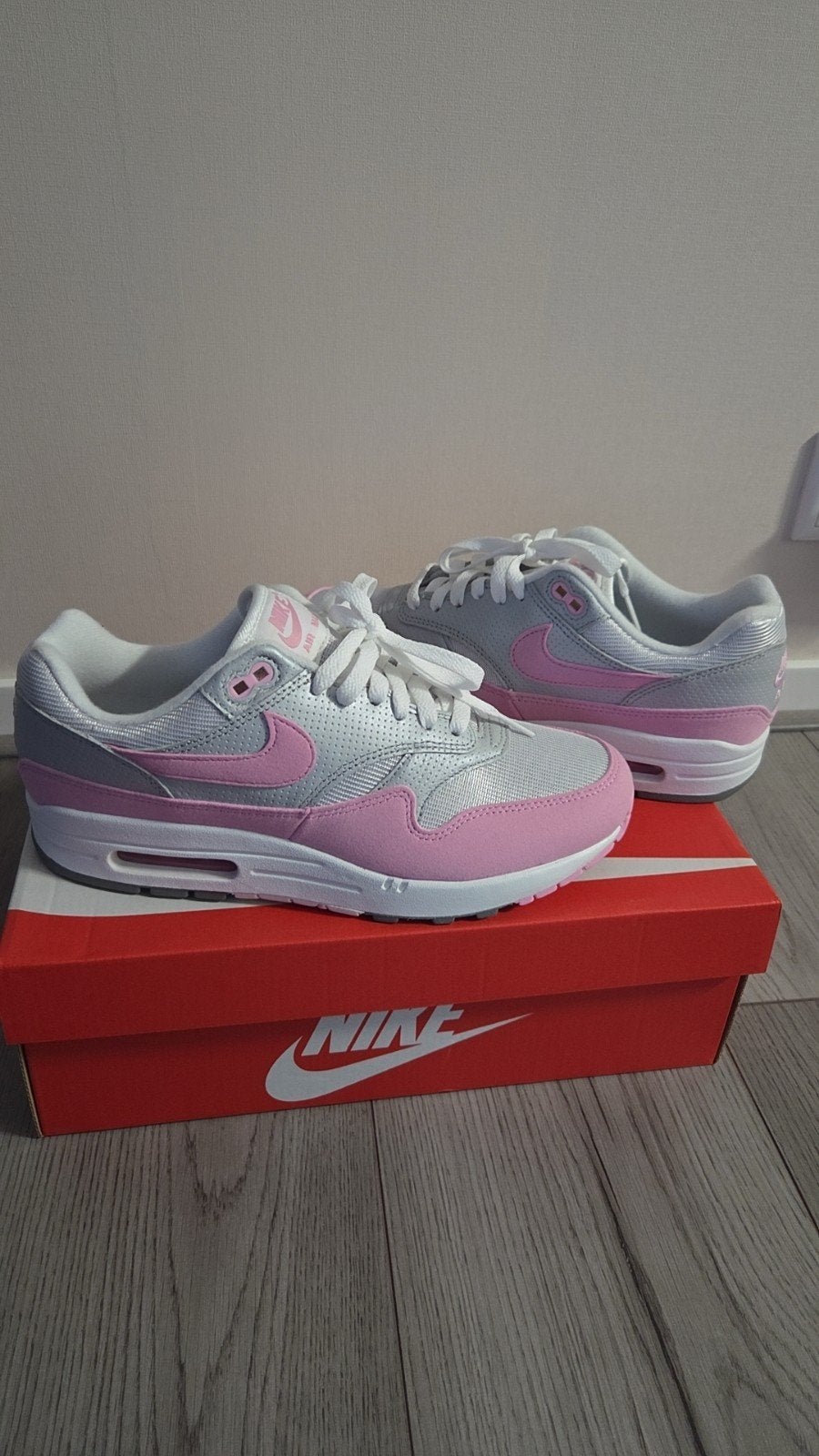 Nike air max 1. Rise pink, Nike air max 1, Nieuw, Ophalen of Verzenden, Sneakers of Gympen